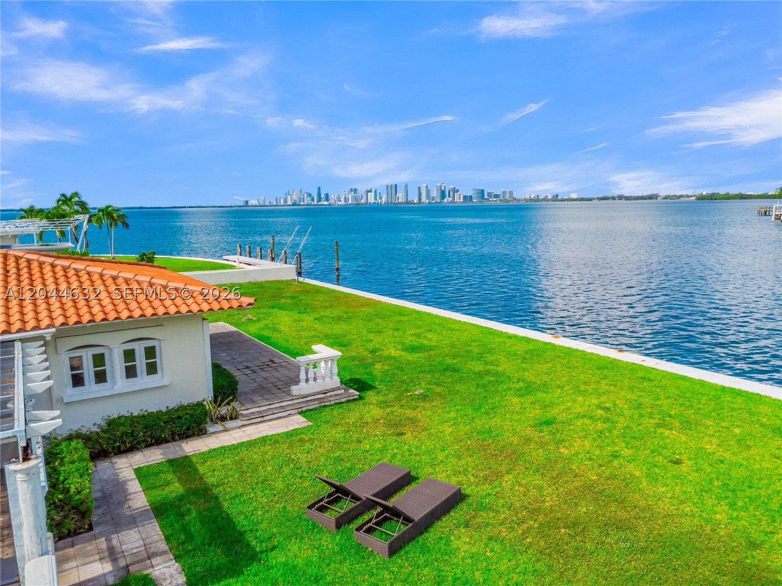 7500 W Treasure Dr, North Bay Village FL 33141