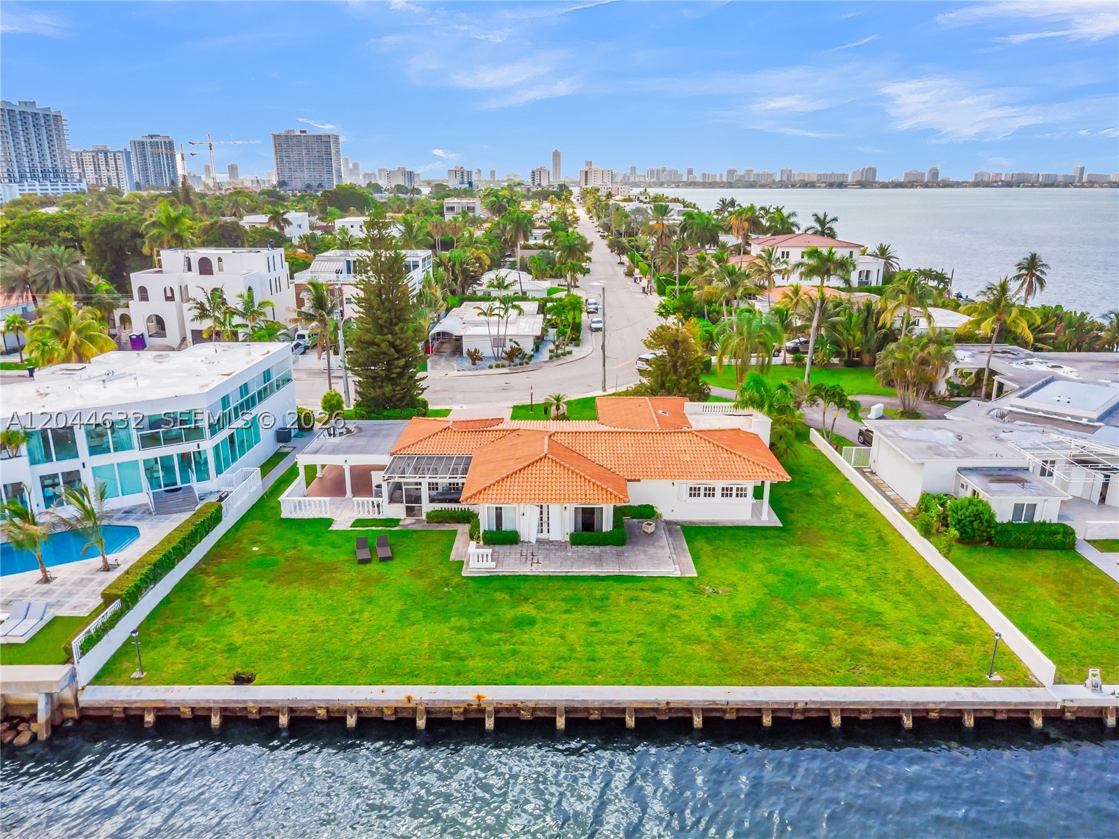 7500 W Treasure Dr, North Bay Village FL 33141