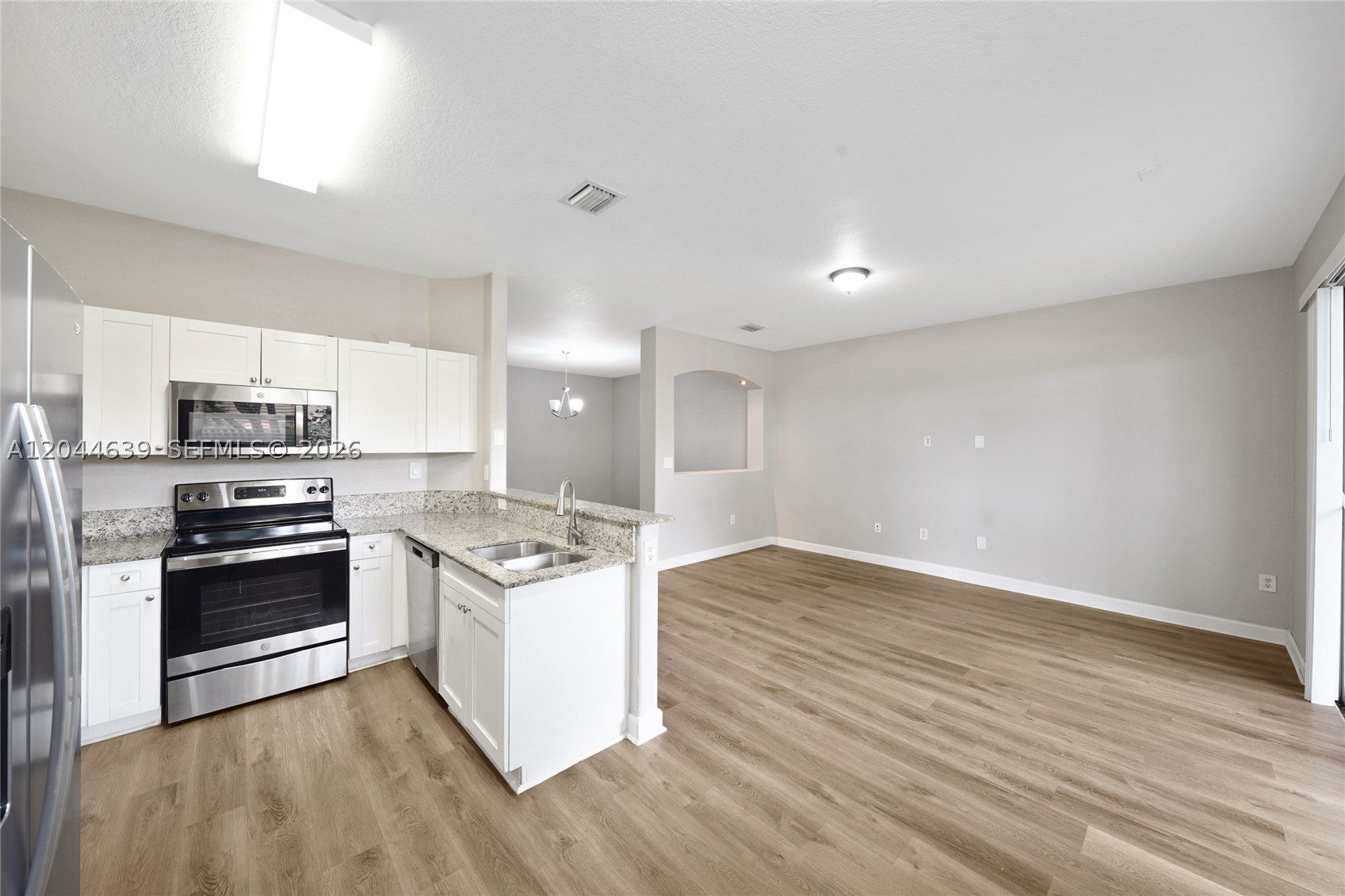 10709 NW 81st Ln, Doral FL 33178