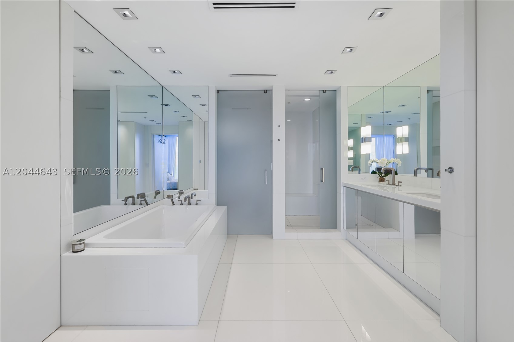 6899 Collins Ave #2208, Miami Beach FL 33141