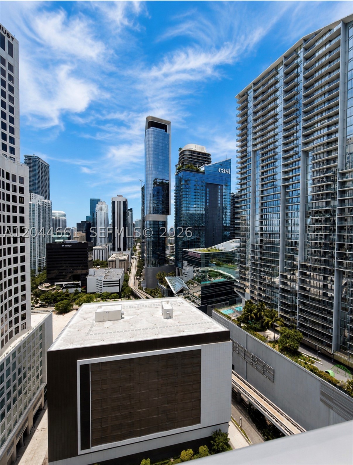 55 SE 6th St #2802, Miami FL 33131