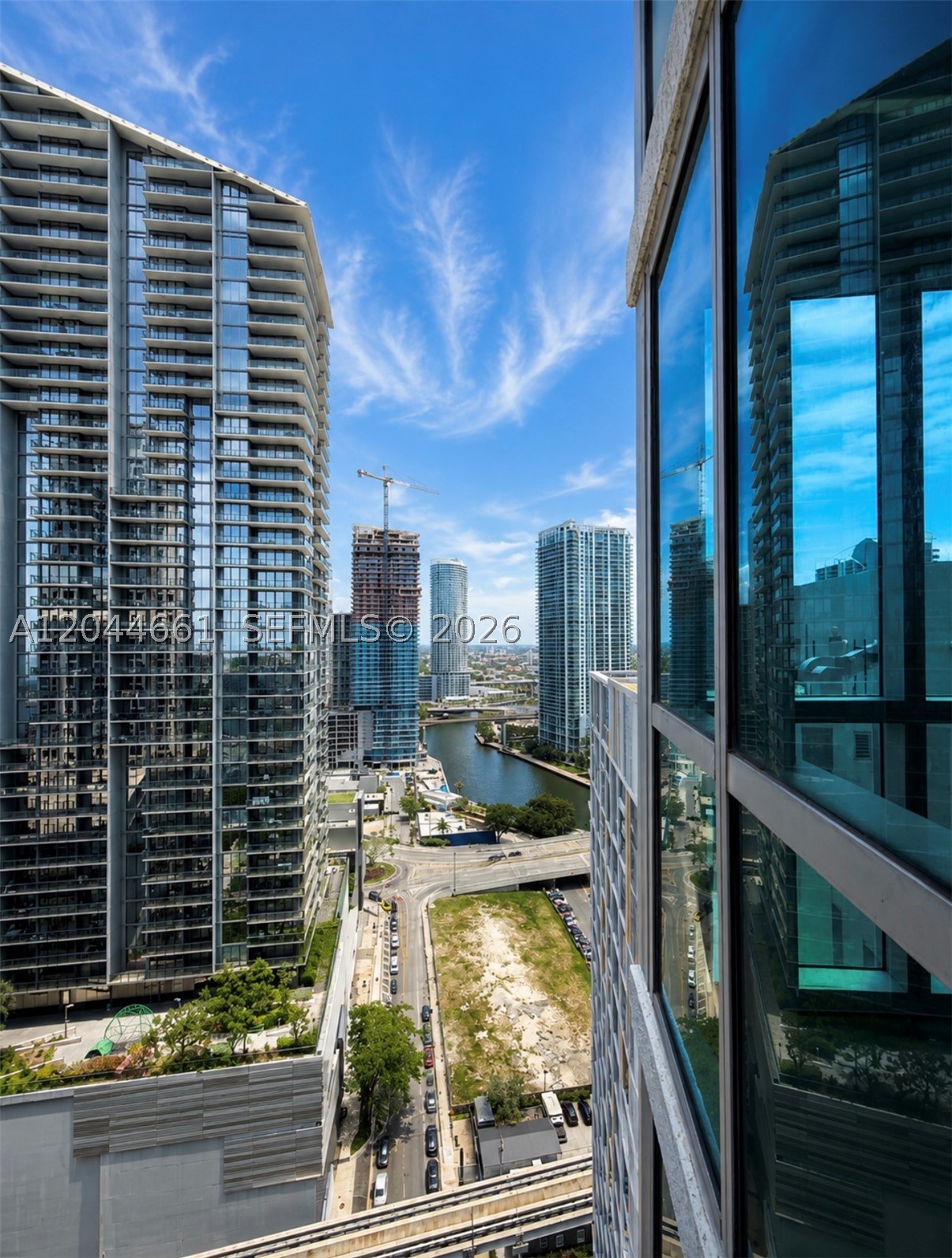 55 SE 6th St #2802, Miami FL 33131