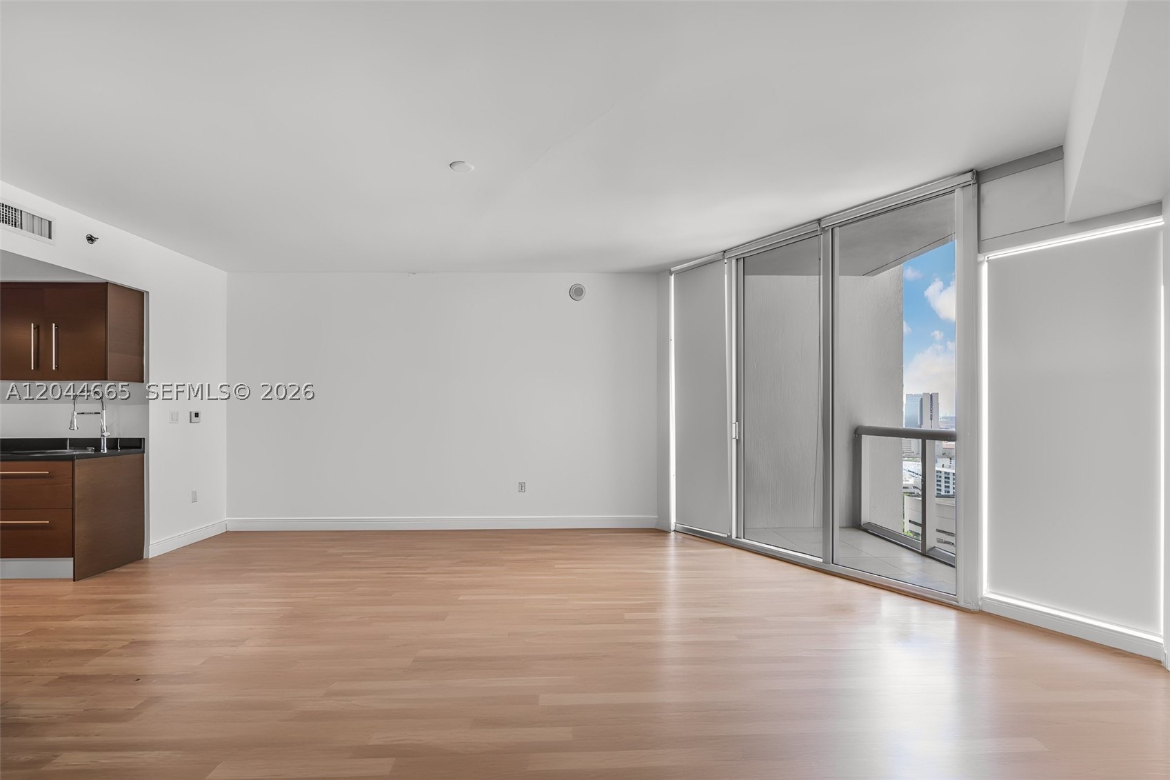 475 Brickell Ave #2508, Miami FL 33131