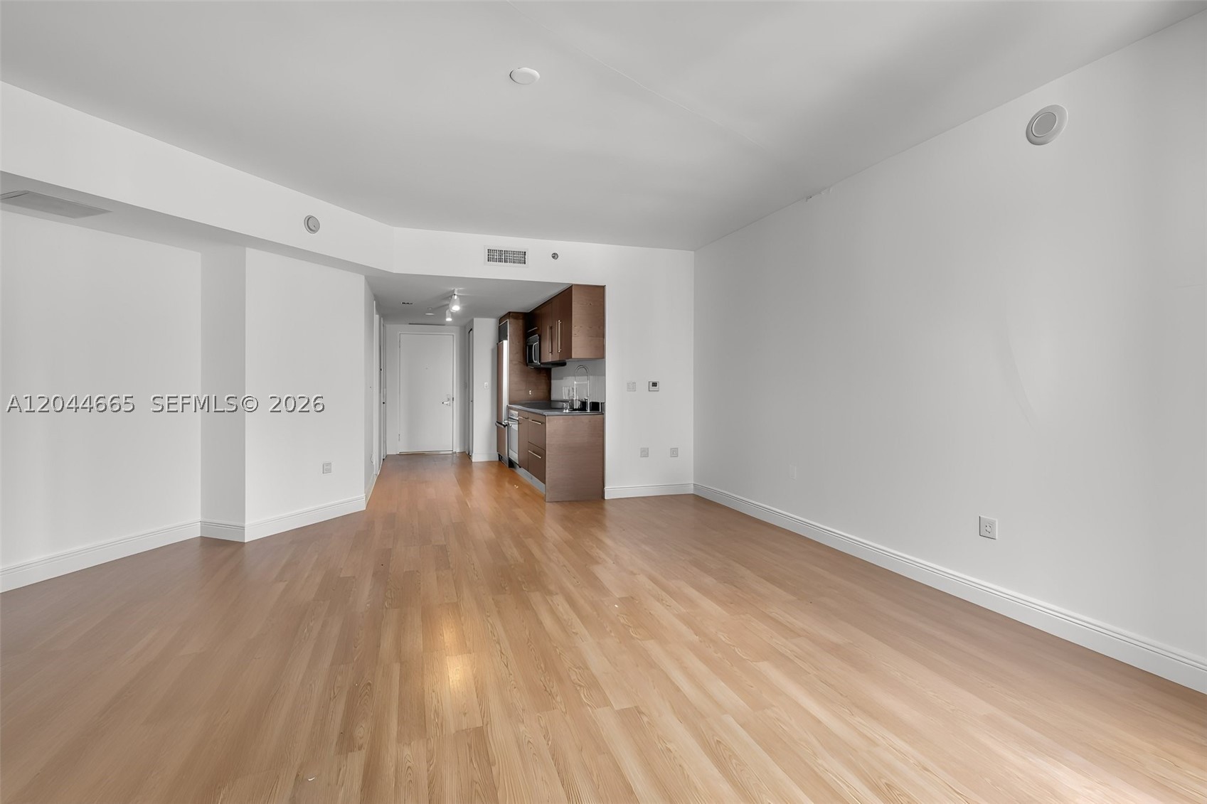 475 Brickell Ave #2508, Miami FL 33131
