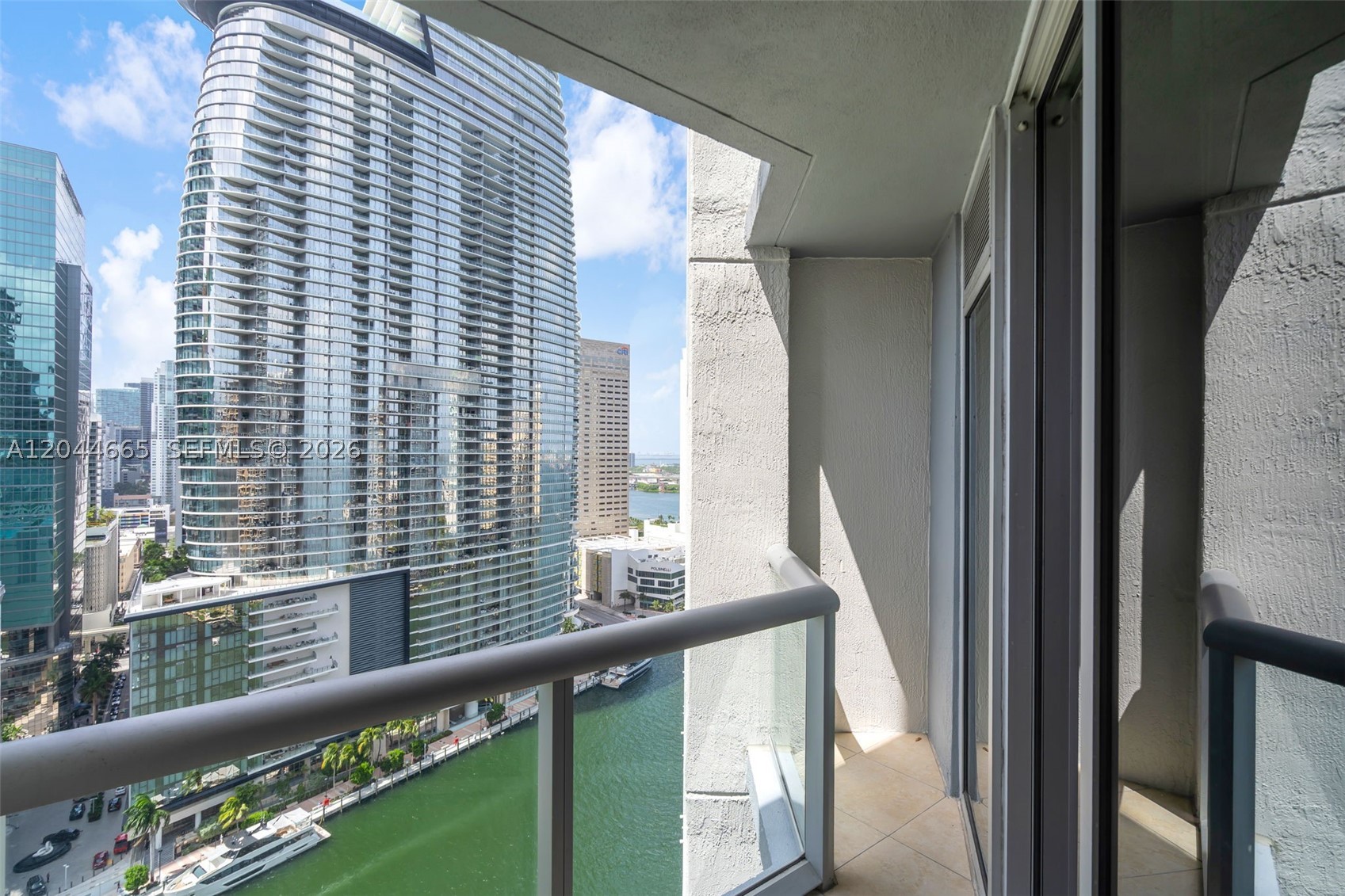 475 Brickell Ave #2508, Miami FL 33131