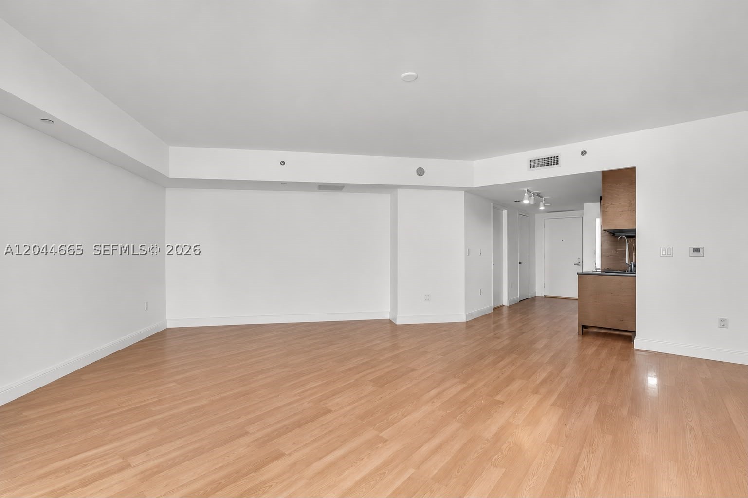 475 Brickell Ave #2508, Miami FL 33131