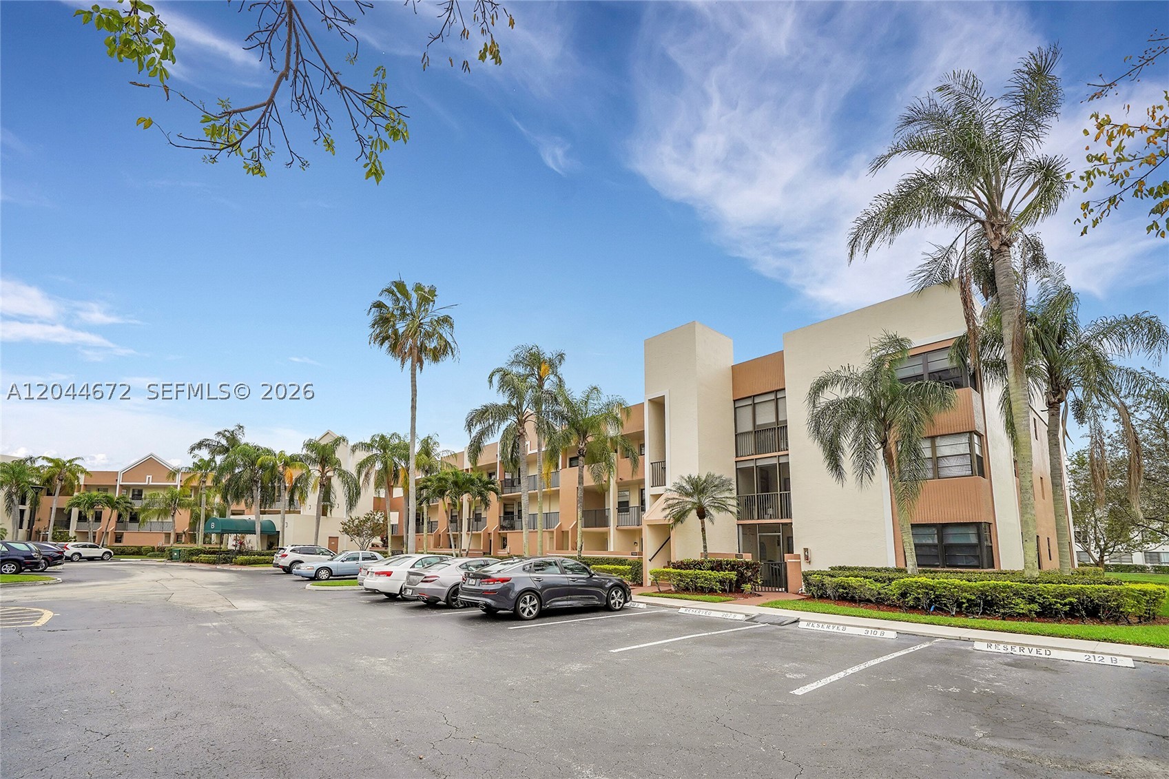 7250 Fairfax Dr #302, Tamarac FL 33321