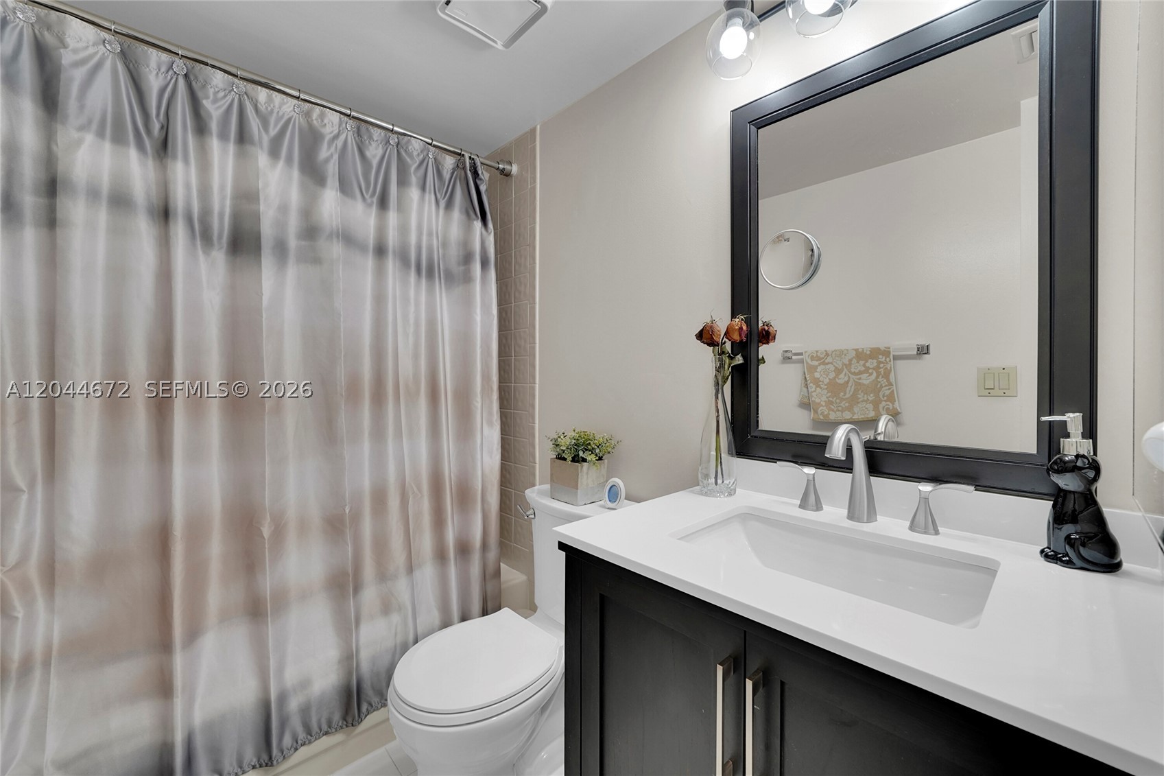 7250 Fairfax Dr #302, Tamarac FL 33321