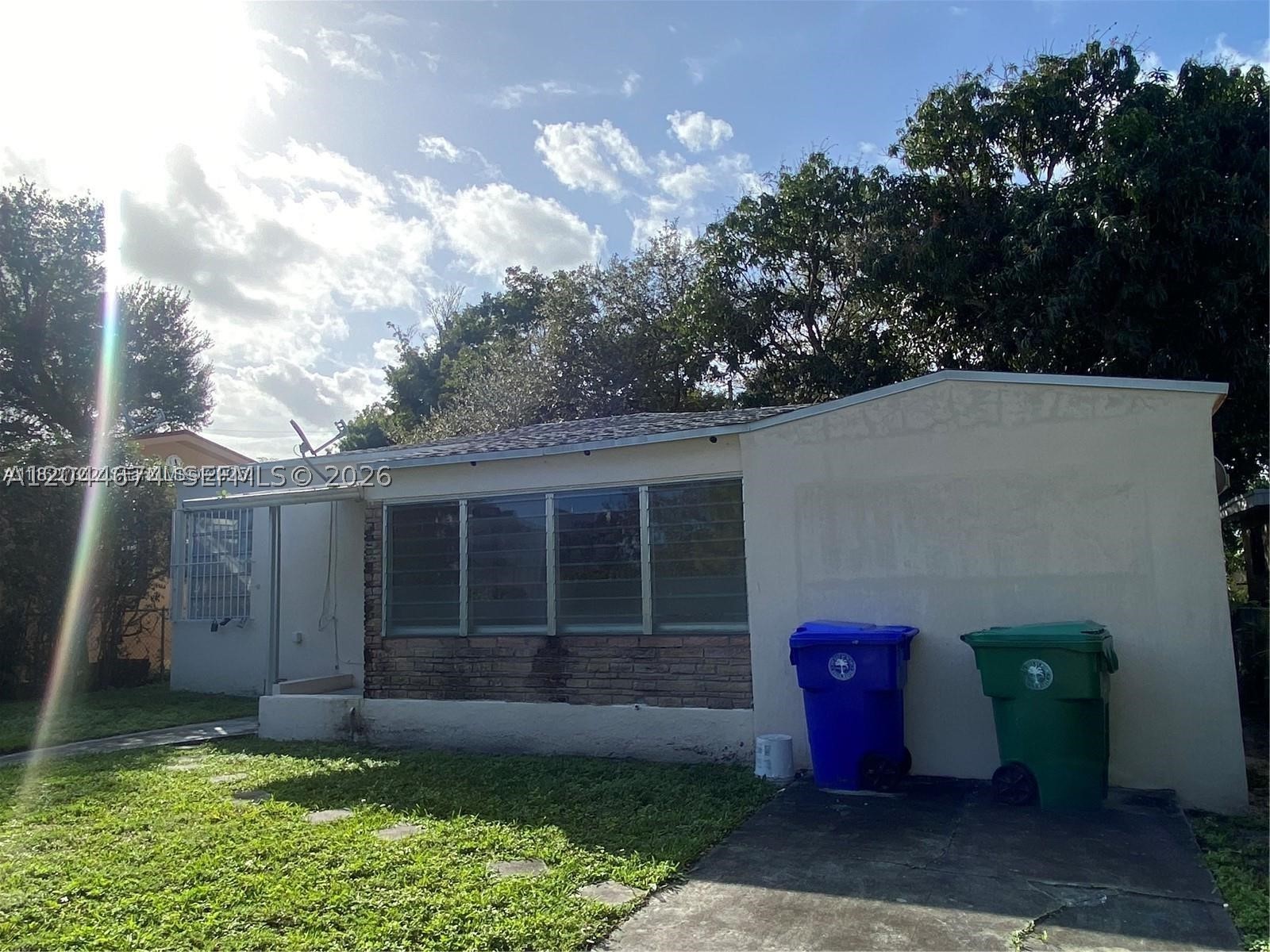 170 NW 49th St, Miami FL 33127