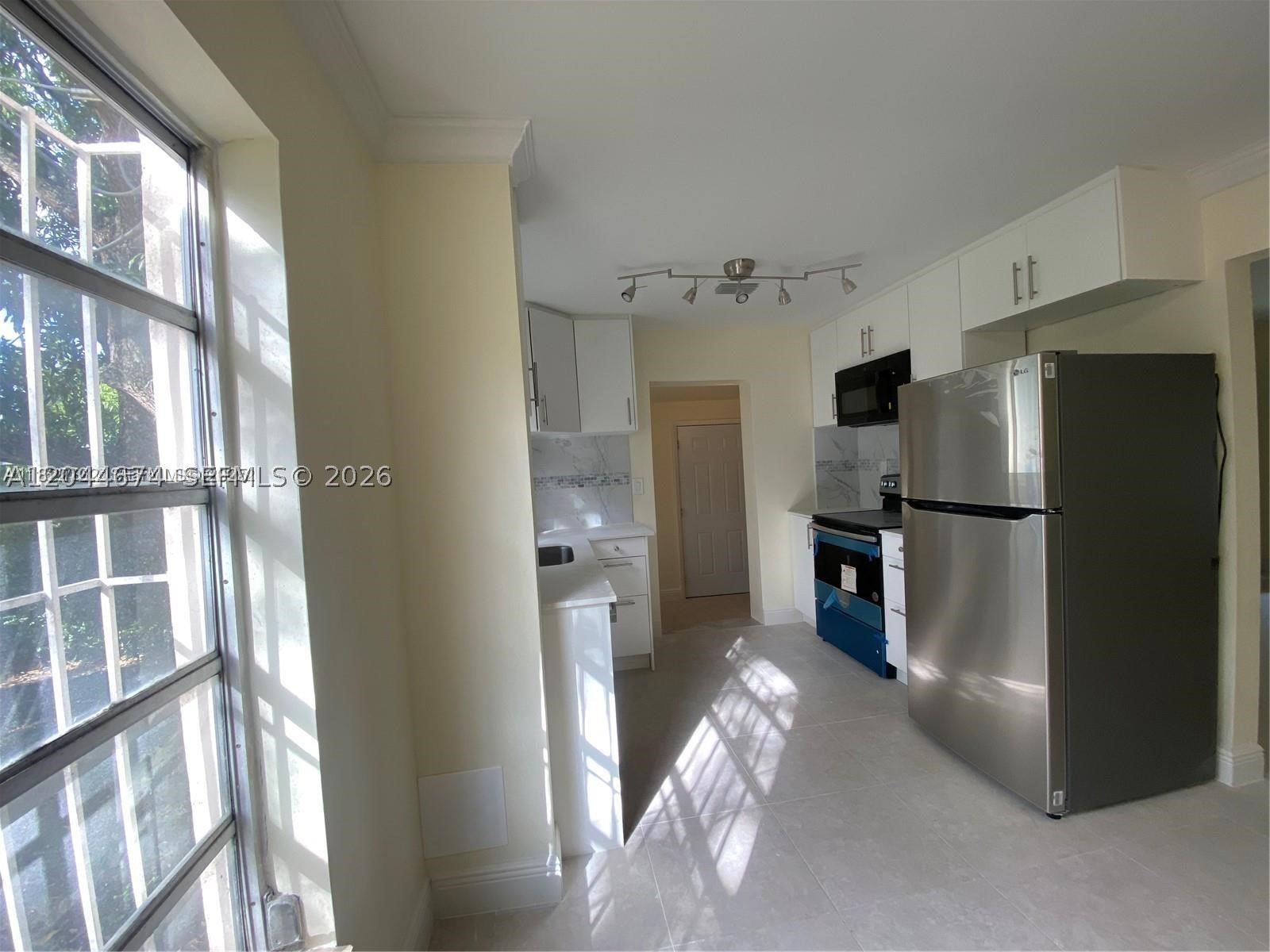 170 NW 49th St, Miami FL 33127