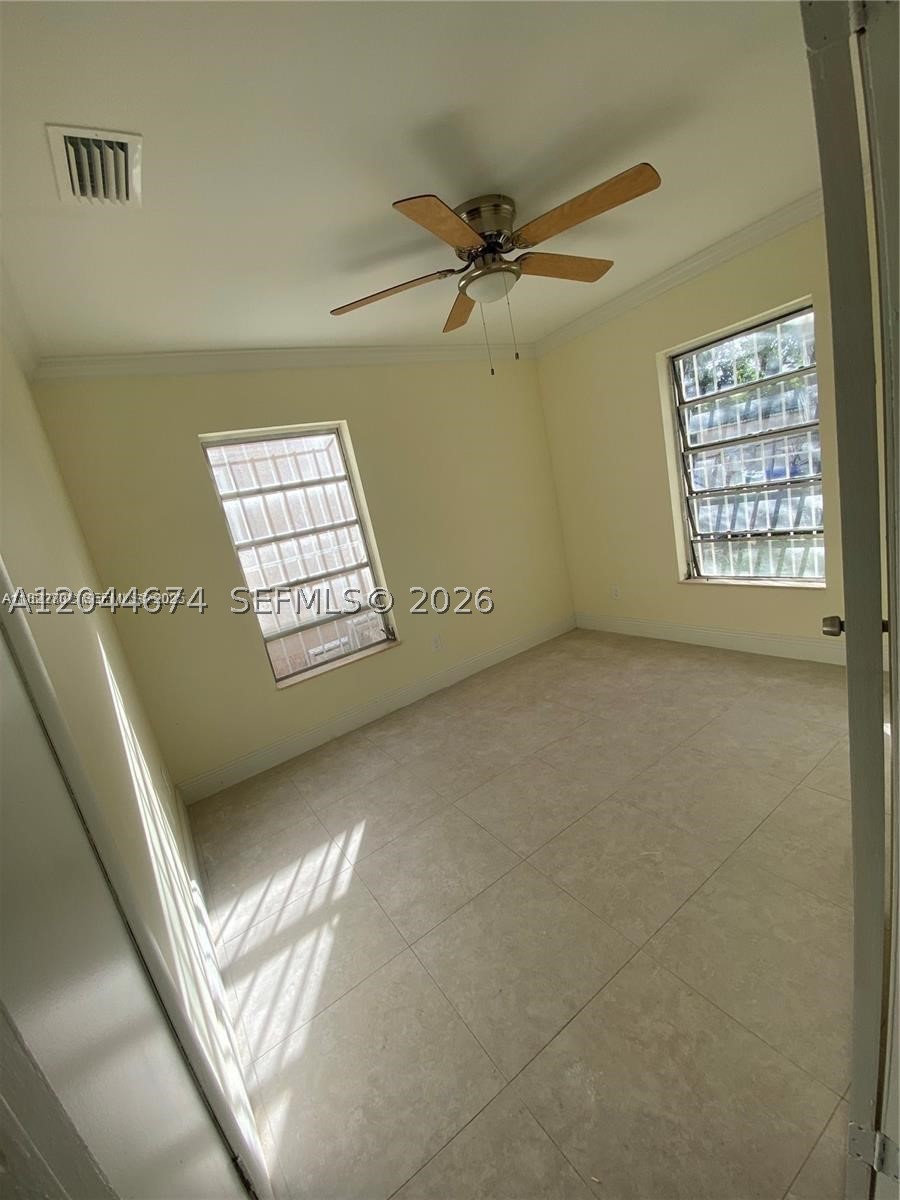 170 NW 49th St, Miami FL 33127