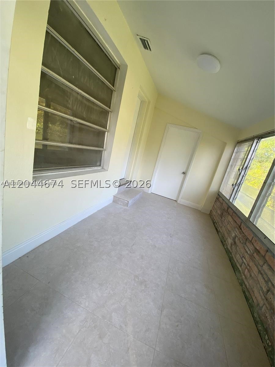 170 NW 49th St, Miami FL 33127