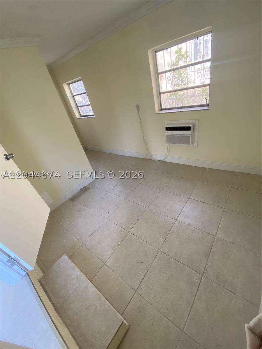 170 NW 49th St, Miami FL 33127