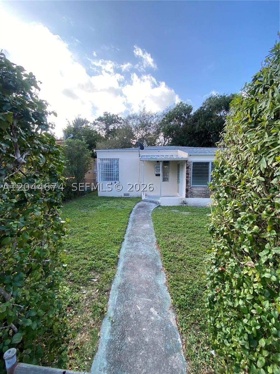 170 NW 49th St, Miami FL 33127
