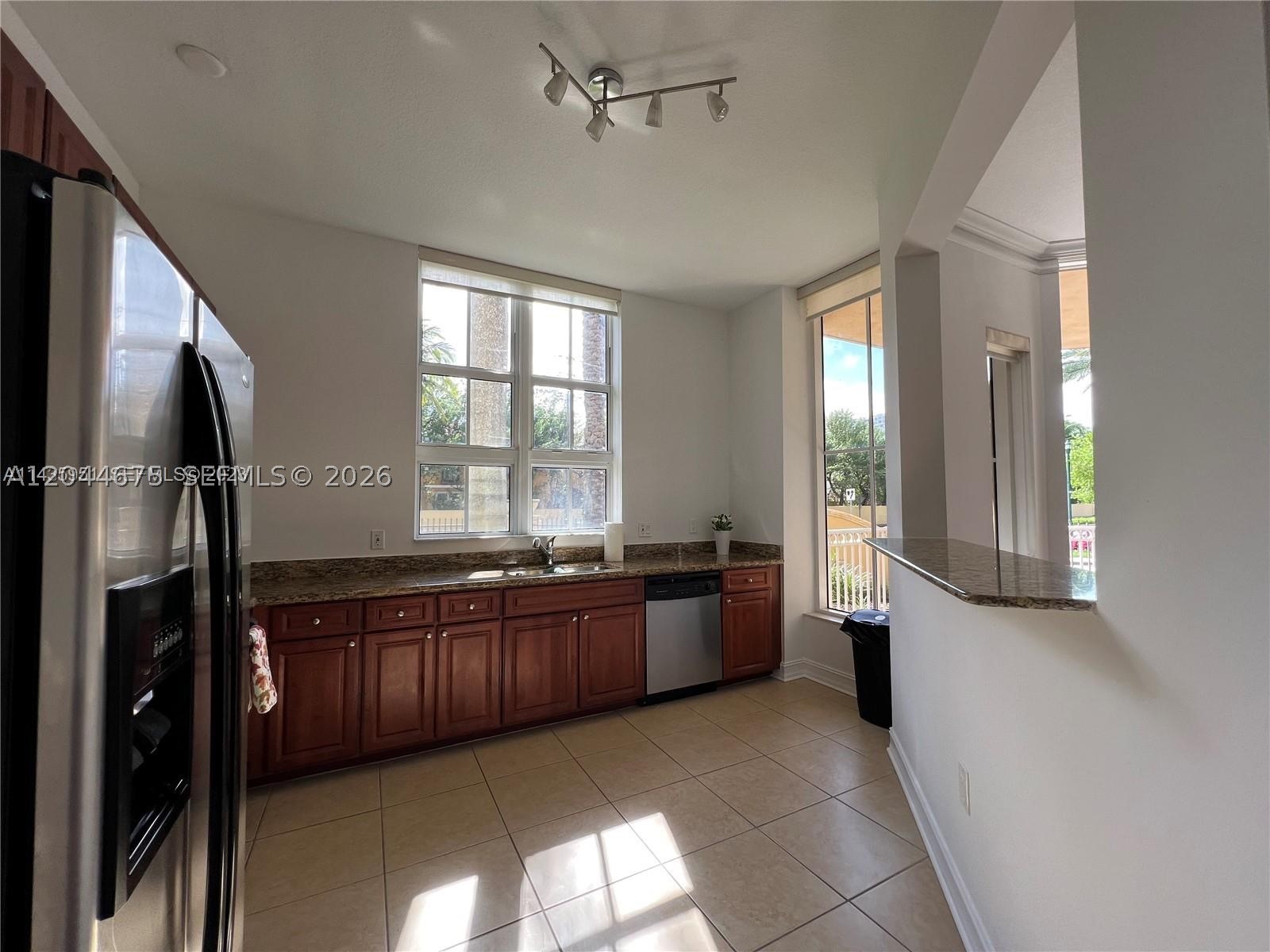 3001 NE 185th St #129, Aventura FL 33180