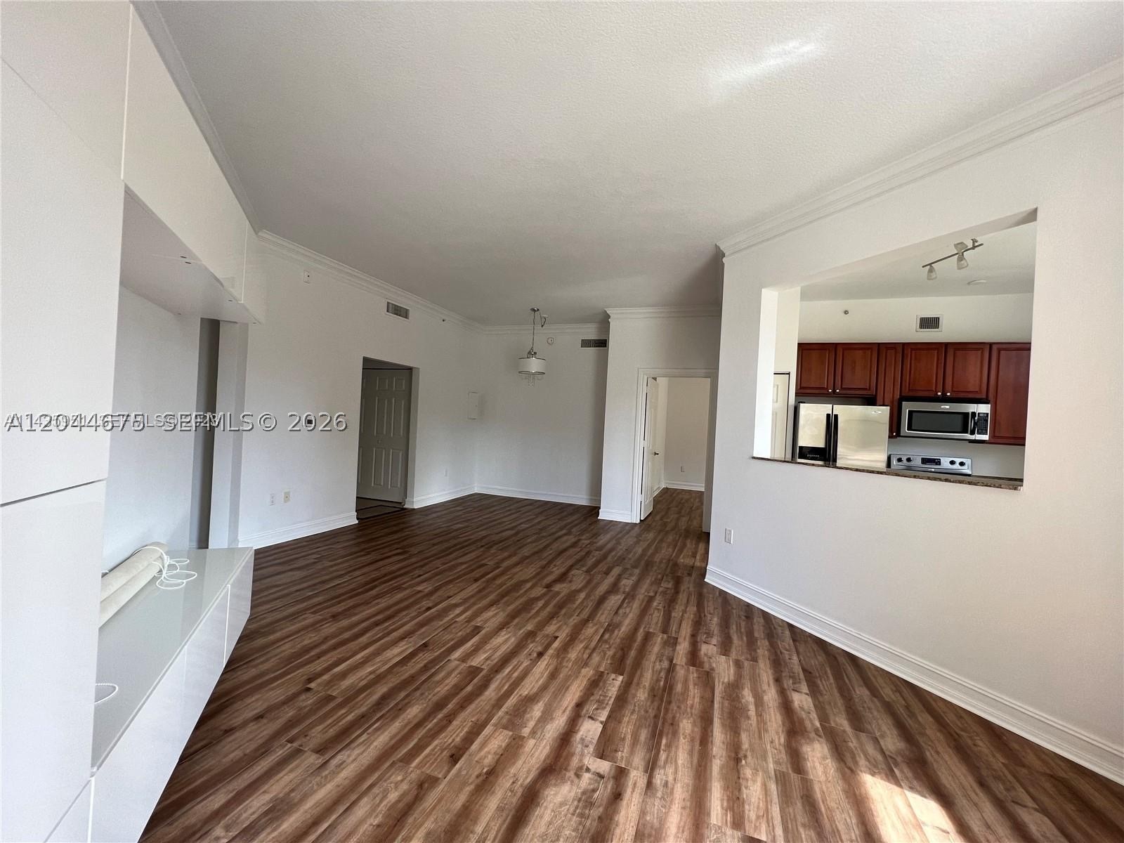 3001 NE 185th St #129, Aventura FL 33180