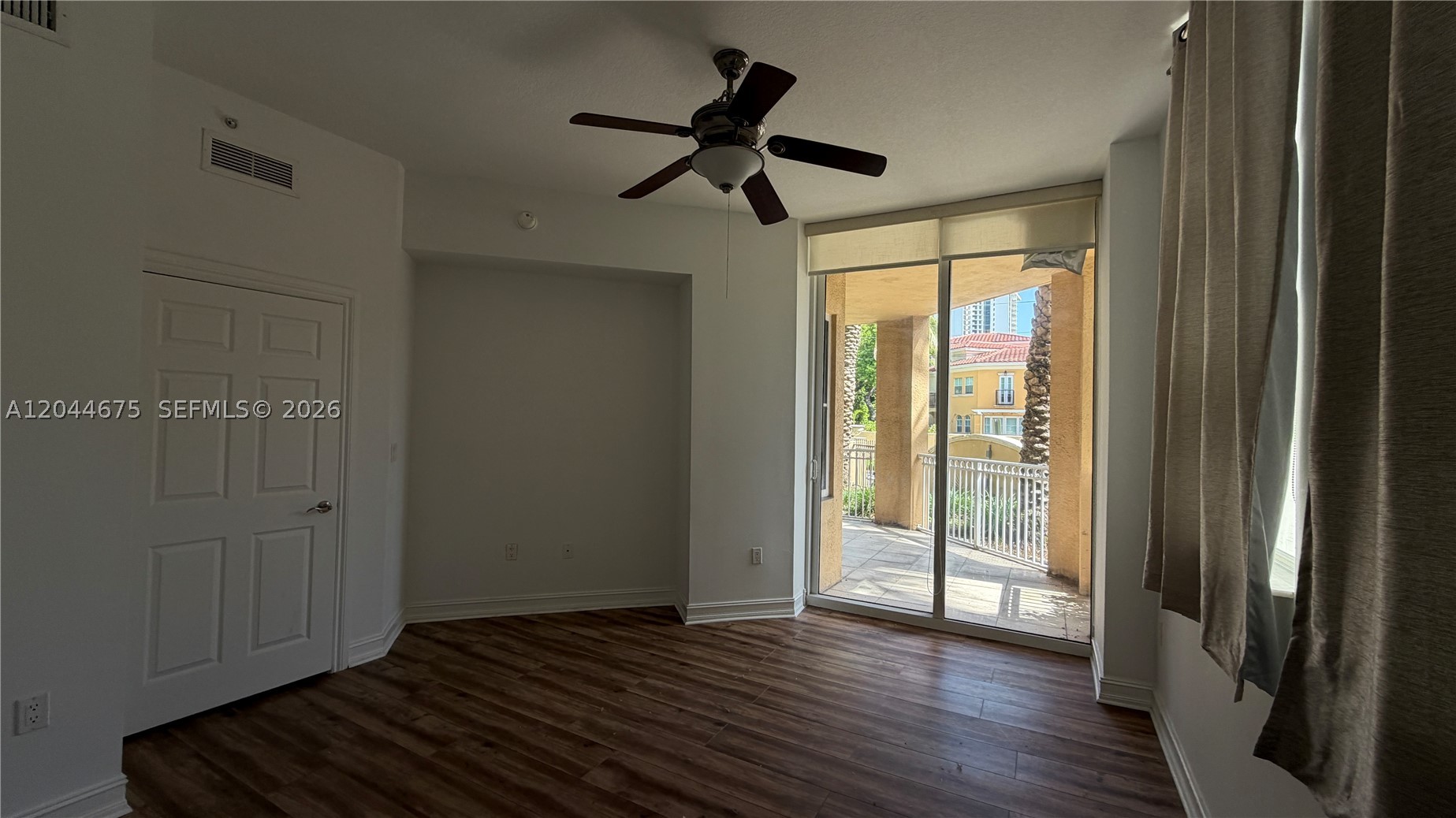 3001 NE 185th St #129, Aventura FL 33180
