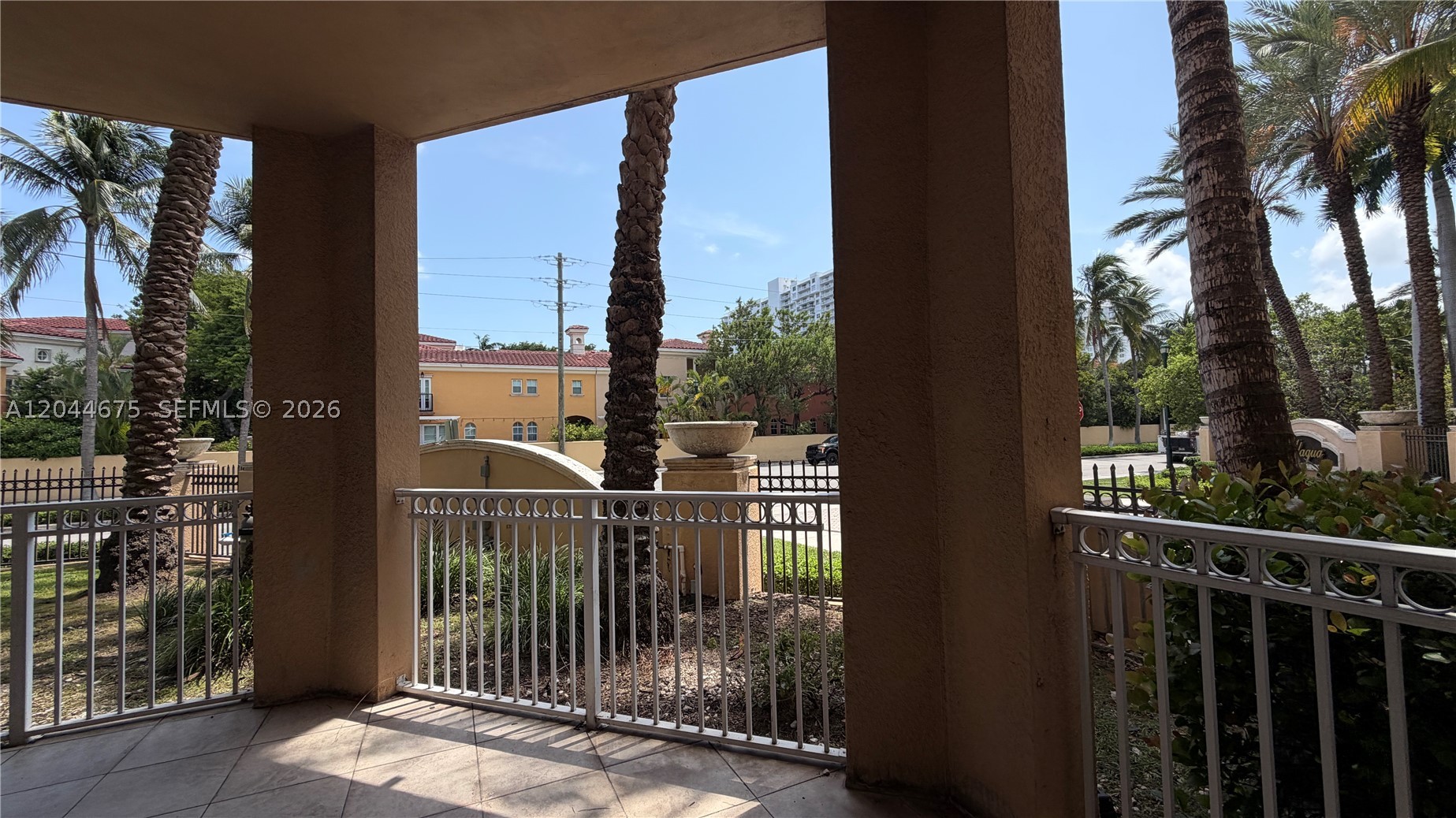 3001 NE 185th St #129, Aventura FL 33180
