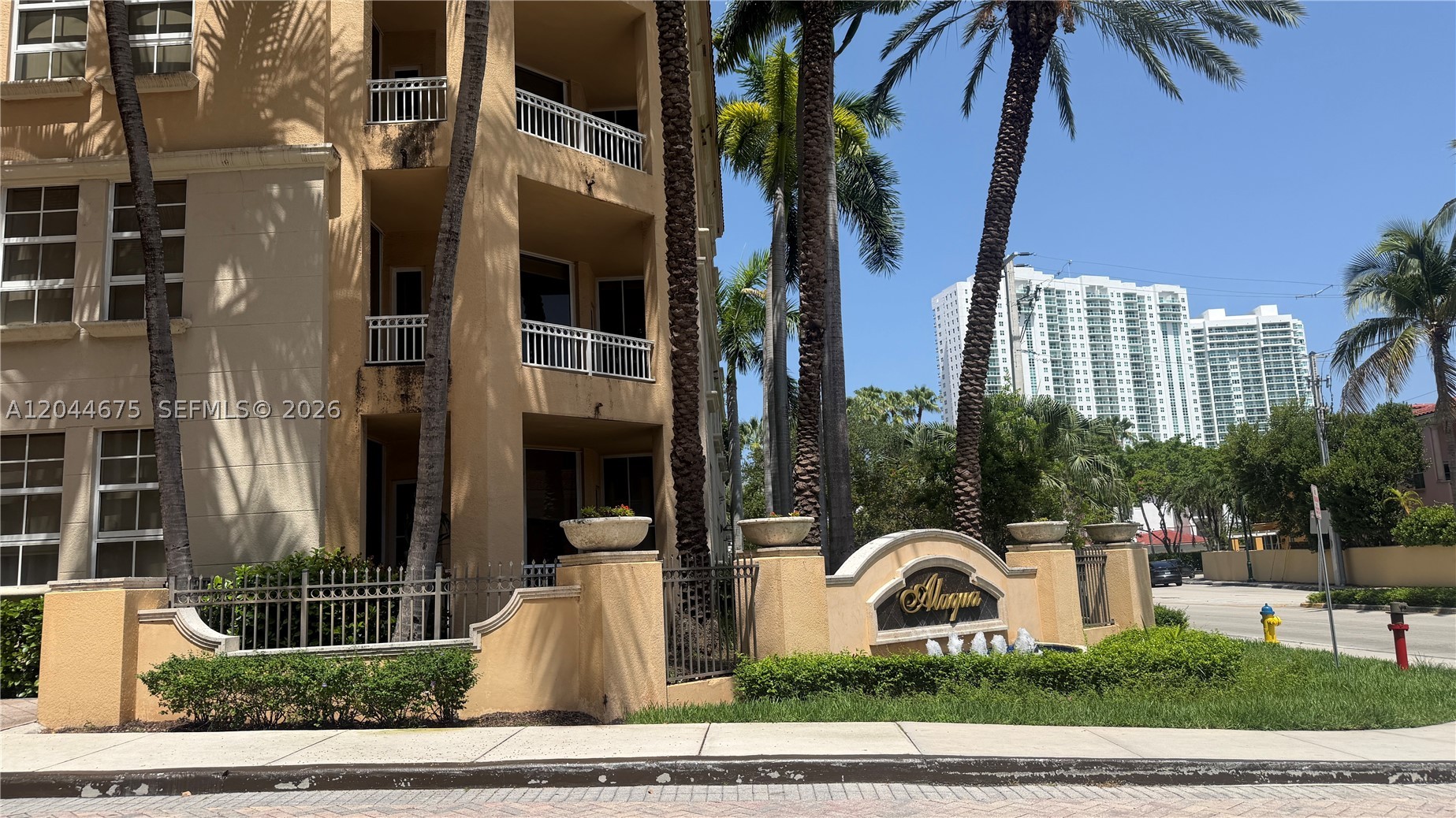 3001 NE 185th St #129, Aventura FL 33180