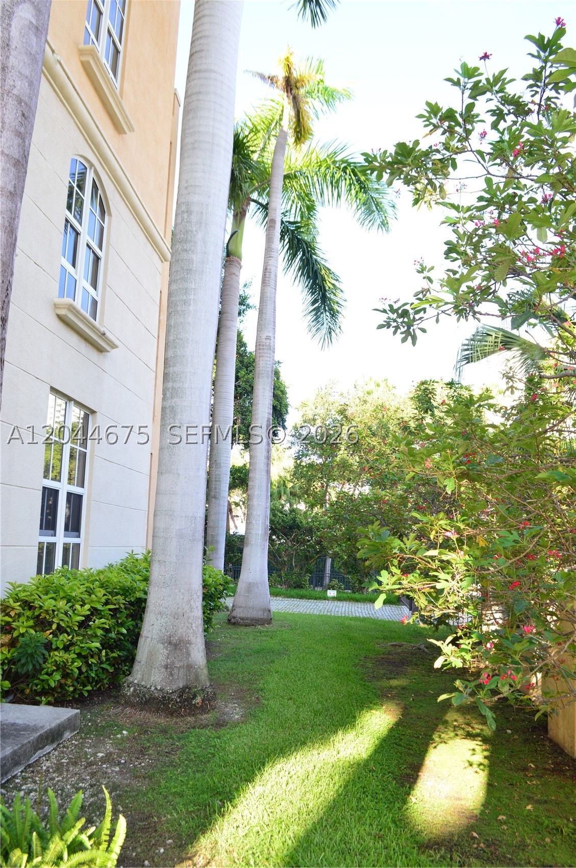3001 NE 185th St #129, Aventura FL 33180