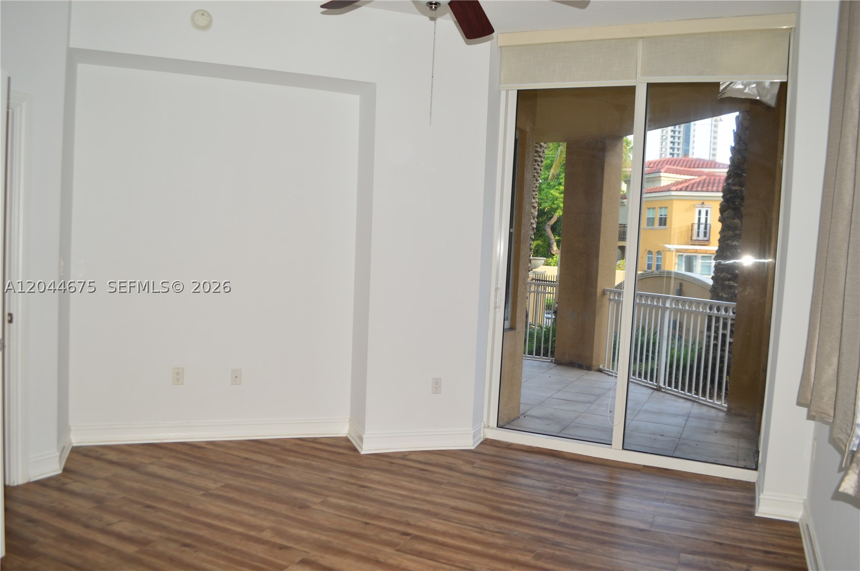 3001 NE 185th St #129, Aventura FL 33180