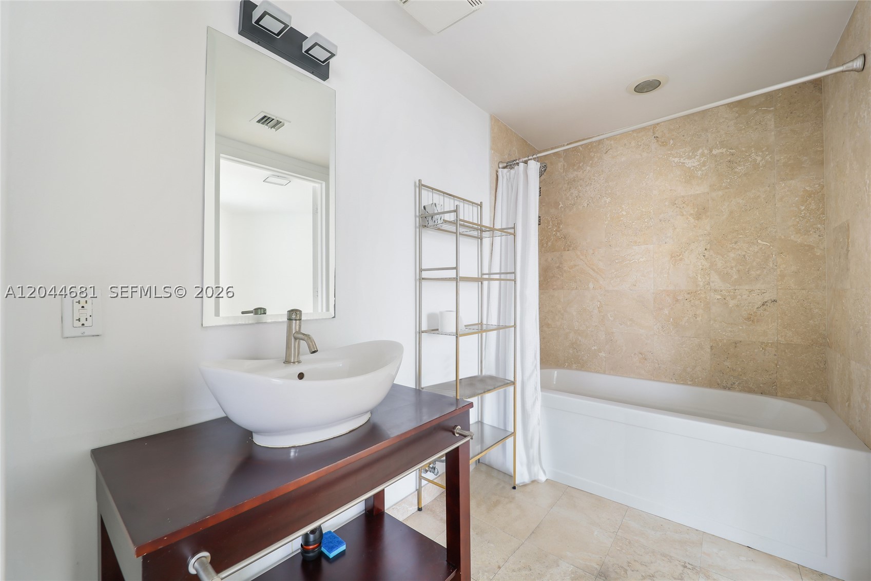 350 S Miami Ave #2411, Miami FL 33130