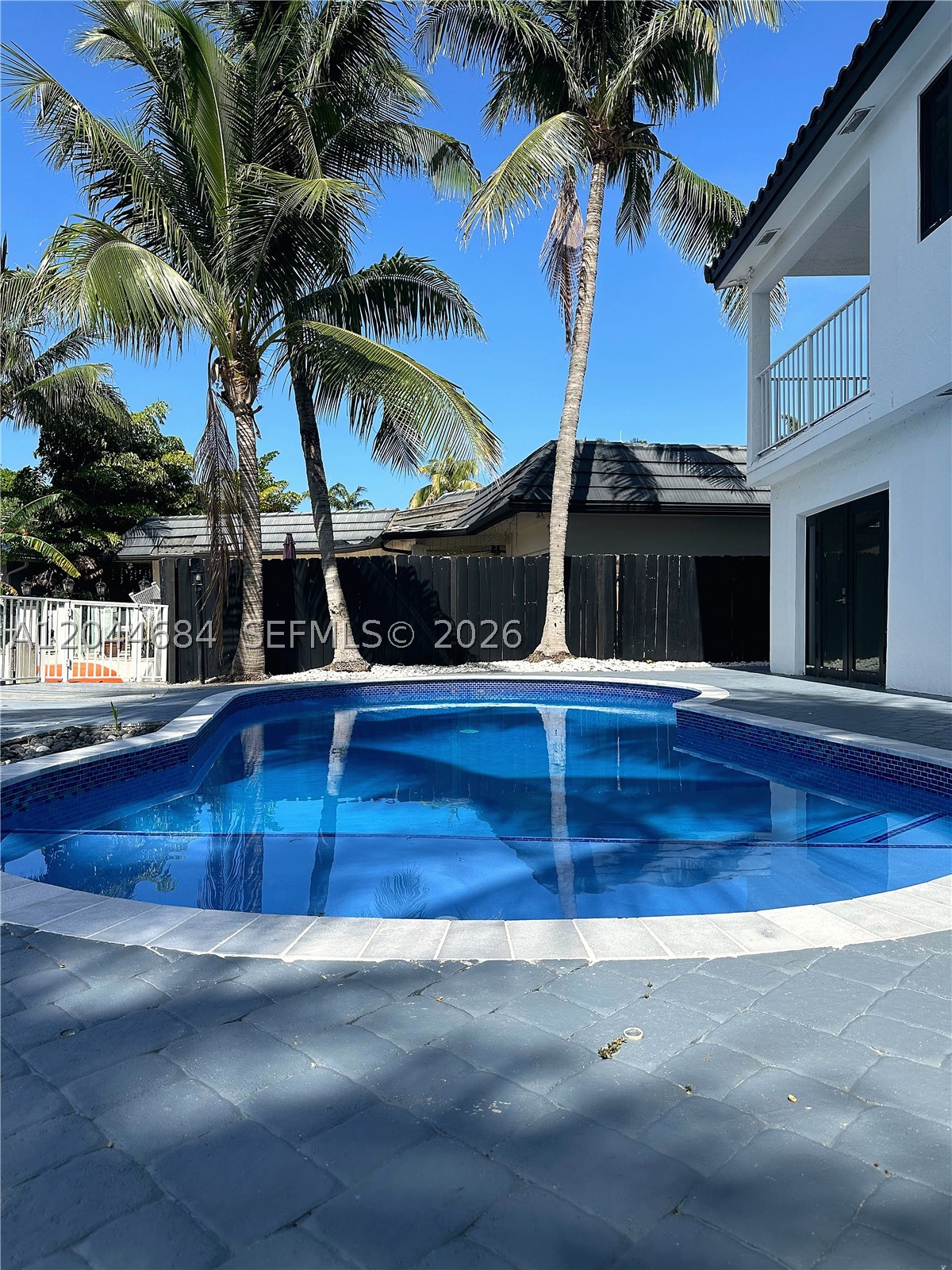 2445 SE 8th St, Pompano Beach FL 33062