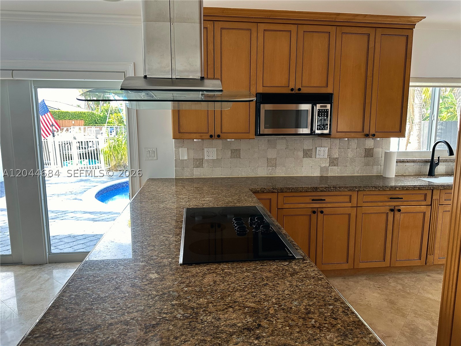 2445 SE 8th St, Pompano Beach FL 33062