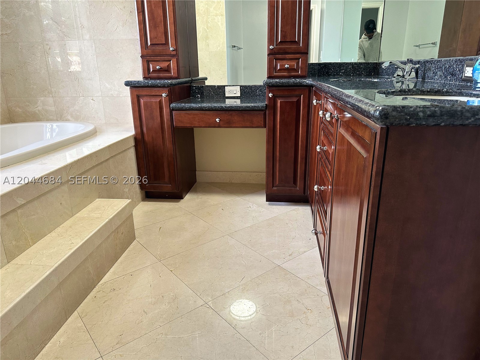 2445 SE 8th St, Pompano Beach FL 33062