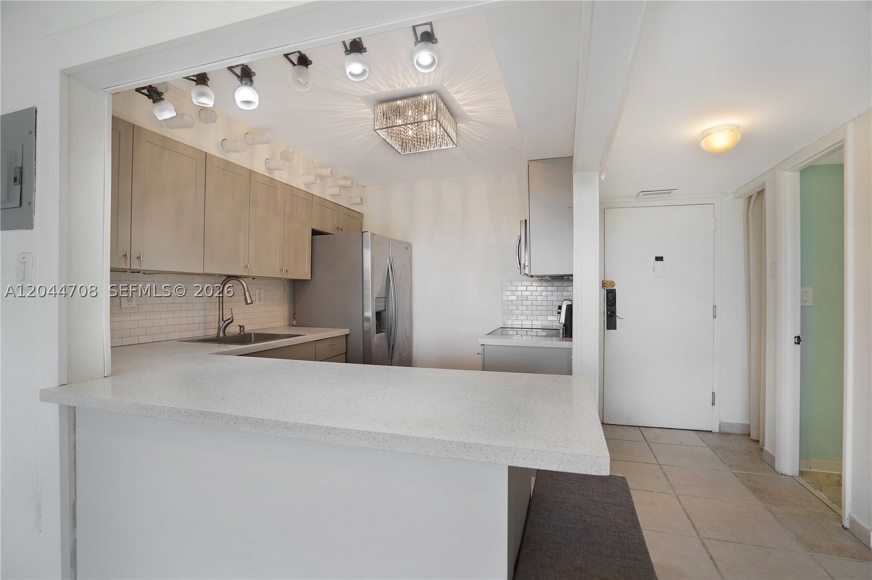 6900 Bay Dr #3H, Miami Beach FL 33141