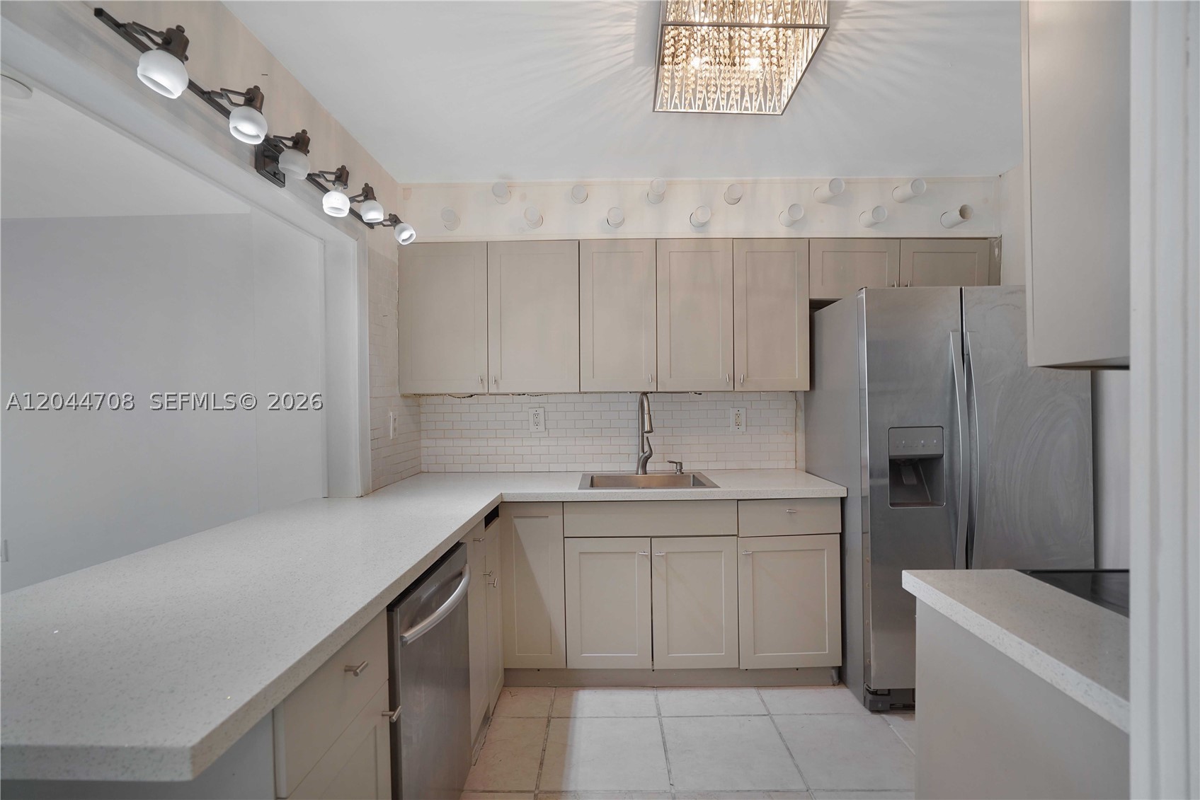 6900 Bay Dr #3H, Miami Beach FL 33141