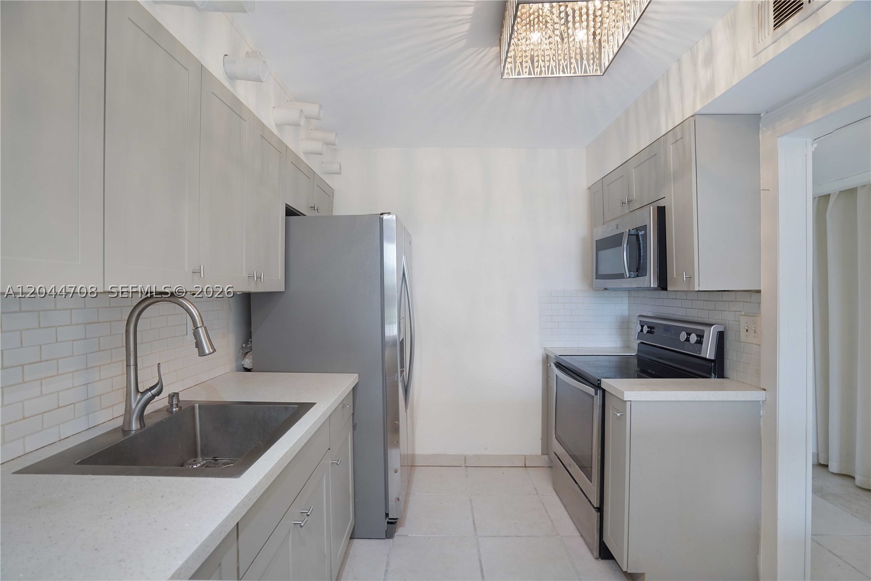 6900 Bay Dr #3H, Miami Beach FL 33141