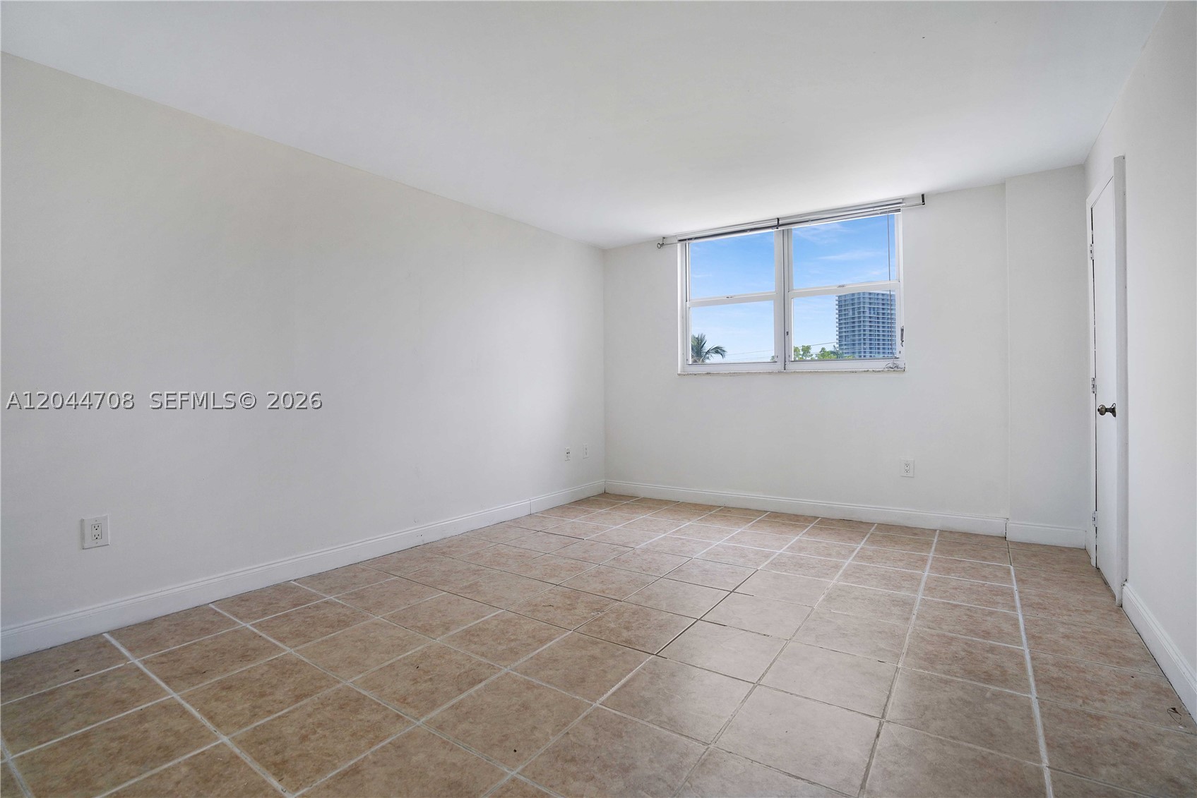 6900 Bay Dr #3H, Miami Beach FL 33141