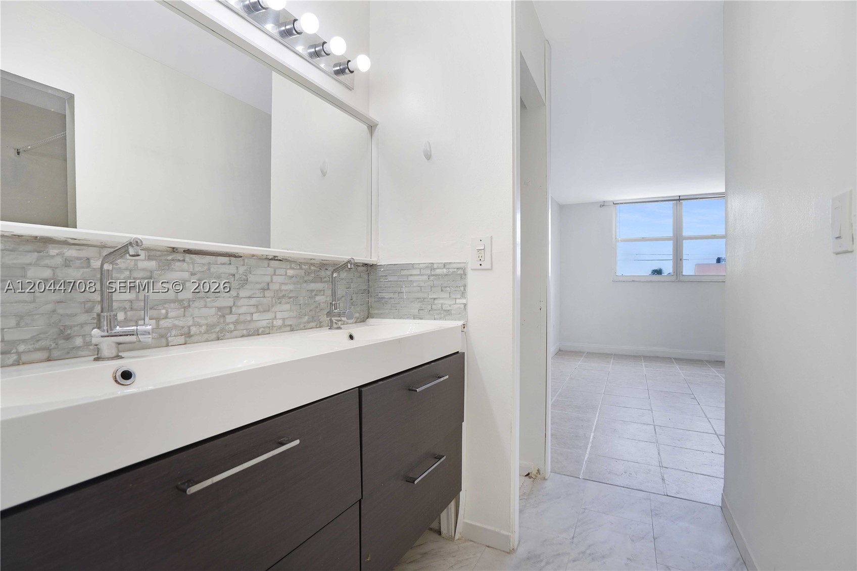 6900 Bay Dr #3H, Miami Beach FL 33141
