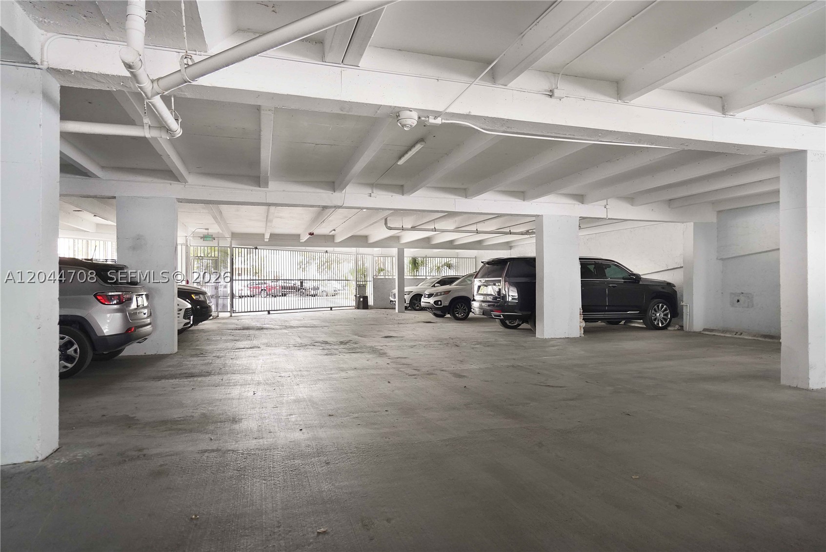 6900 Bay Dr #3H, Miami Beach FL 33141