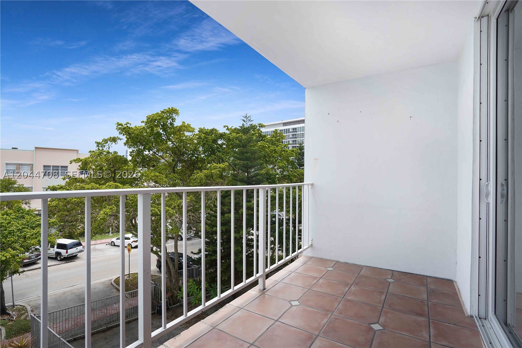 6900 Bay Dr #3H, Miami Beach FL 33141