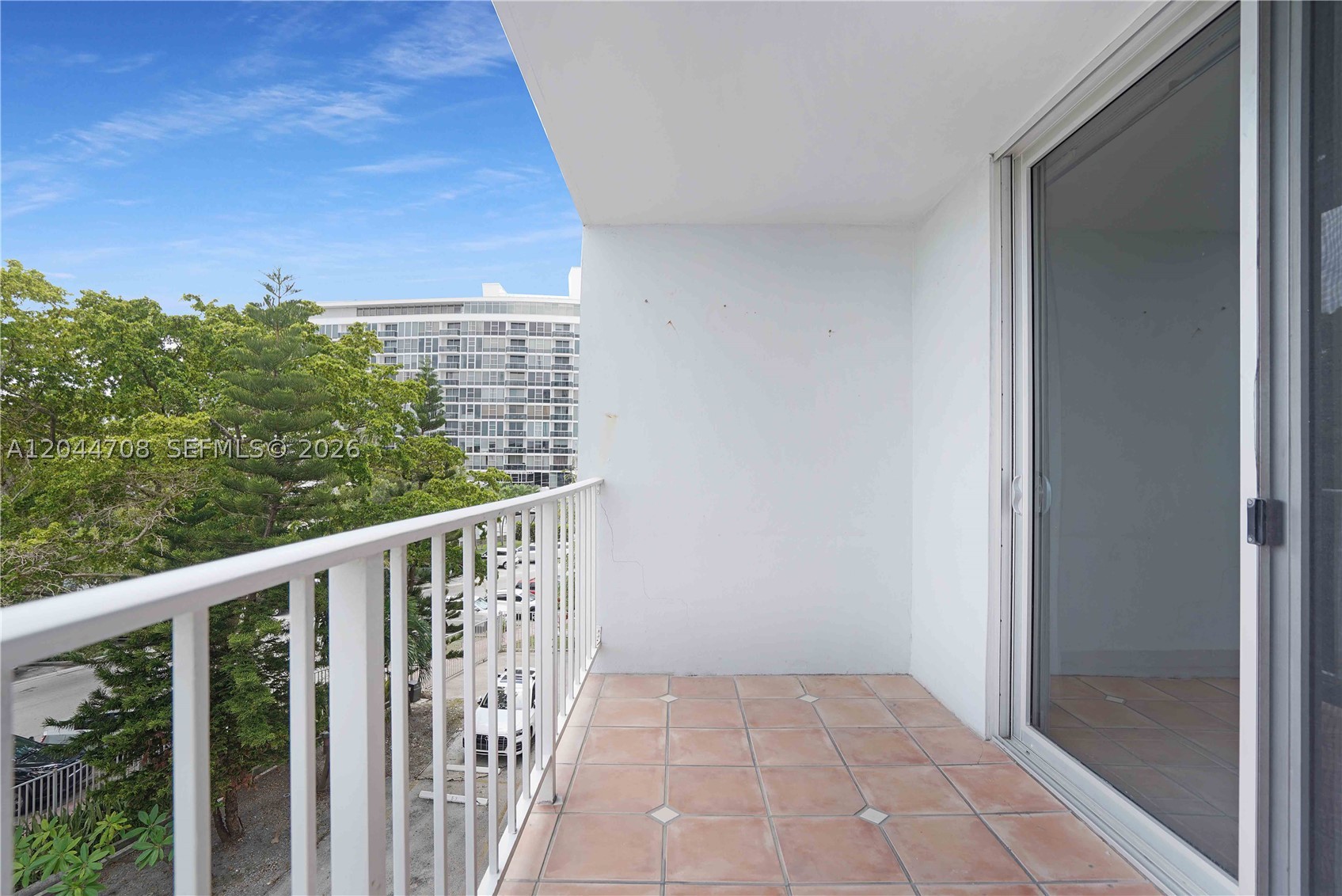 6900 Bay Dr #3H, Miami Beach FL 33141