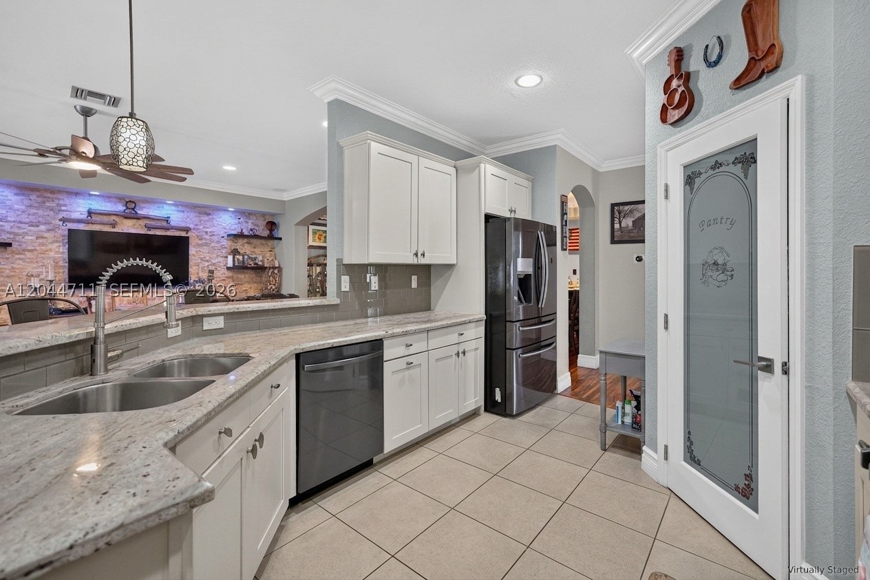 2135 NW 14th Ter, Homestead FL 33030