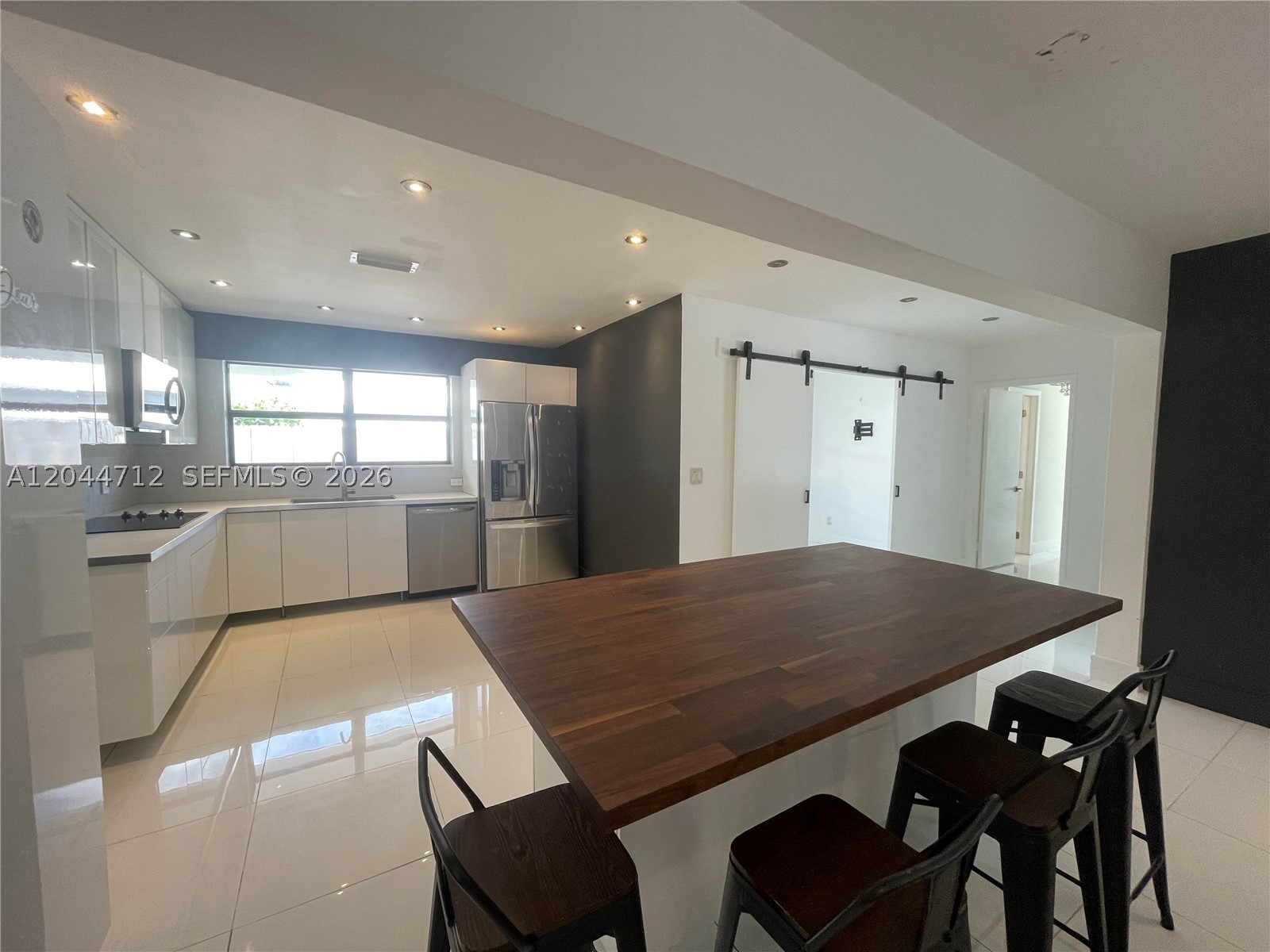 2115 Alamanda Dr, North Miami FL 33181
