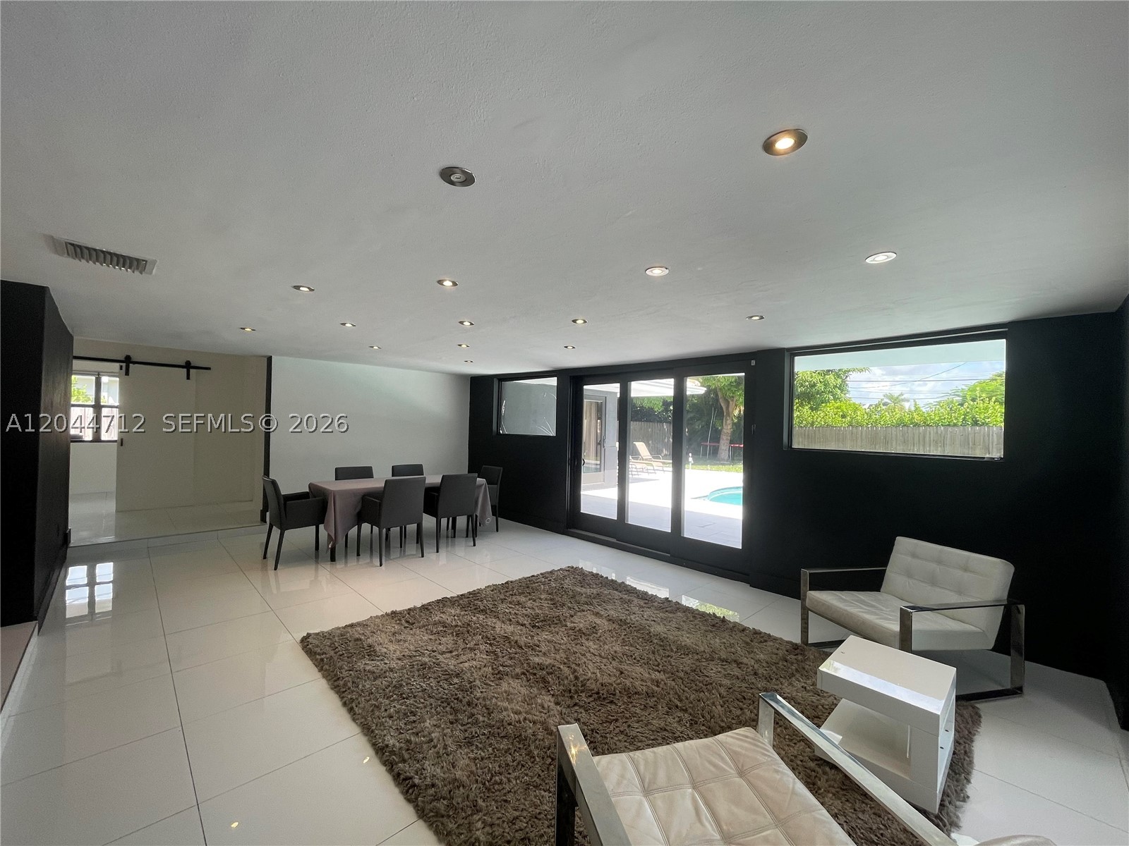2115 Alamanda Dr, North Miami FL 33181