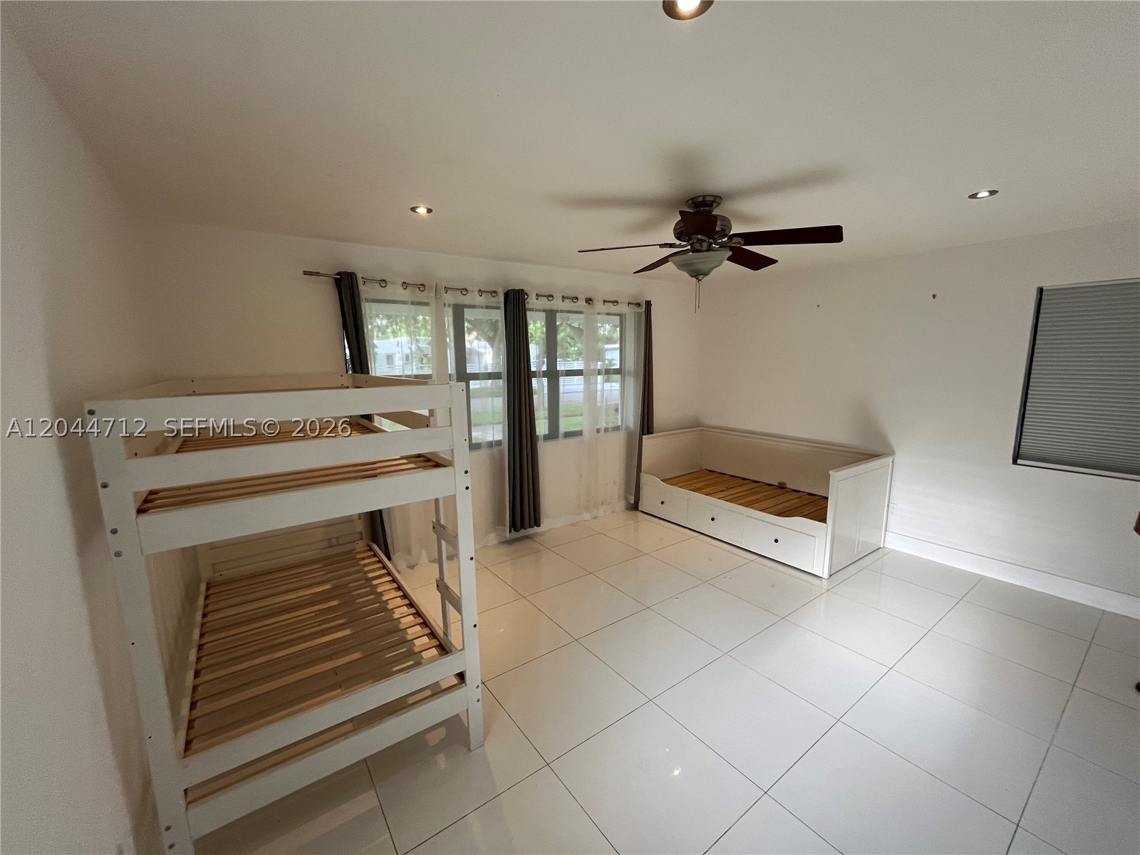 2115 Alamanda Dr, North Miami FL 33181