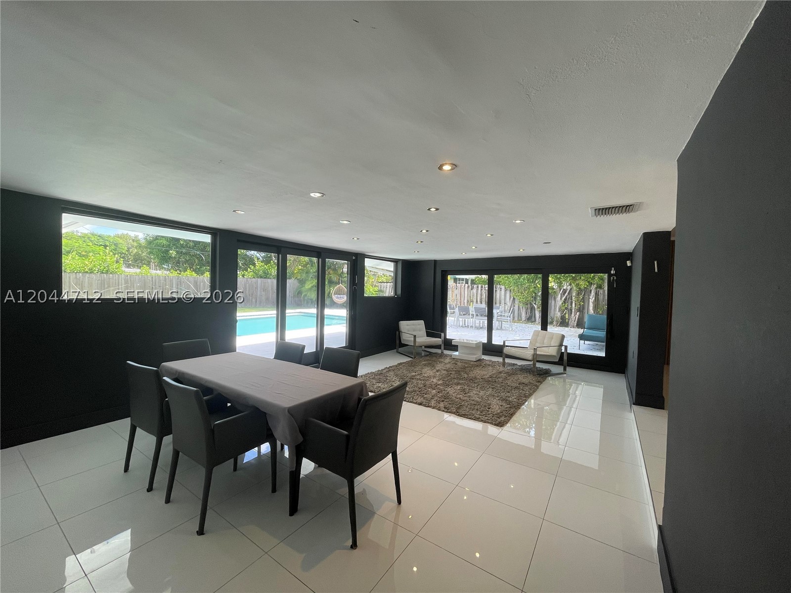 2115 Alamanda Dr, North Miami FL 33181