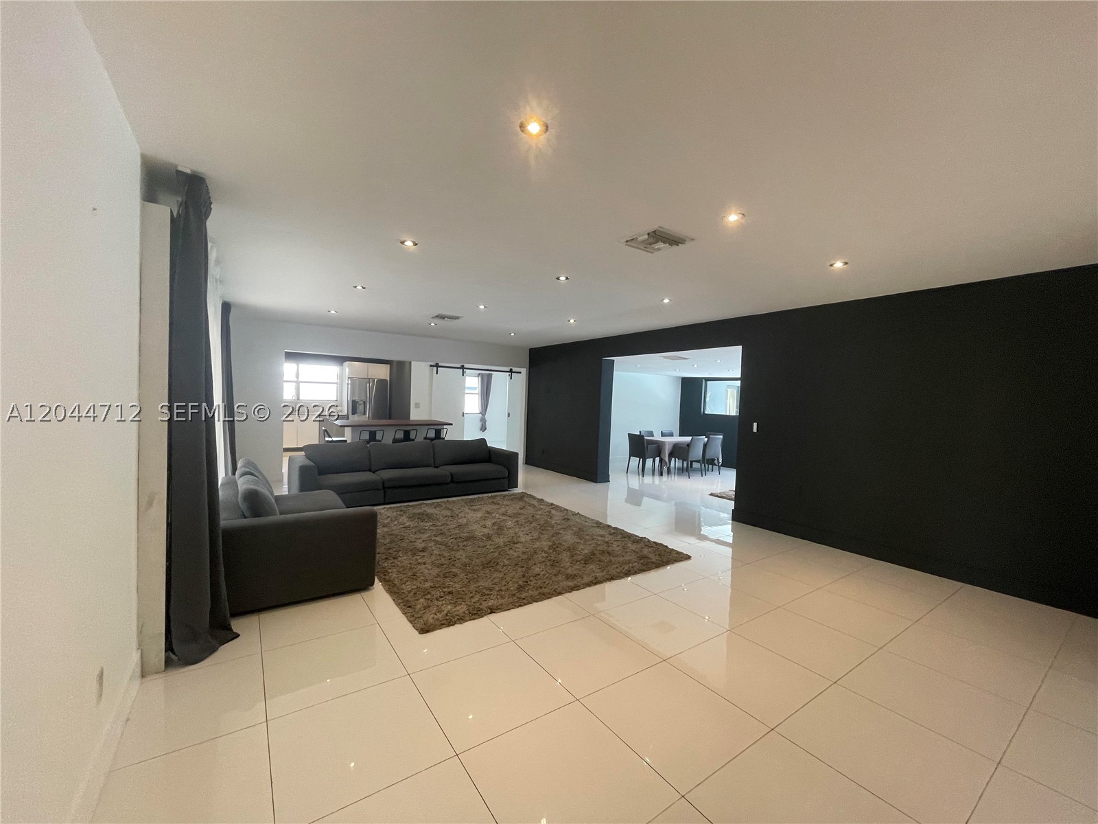 2115 Alamanda Dr, North Miami FL 33181
