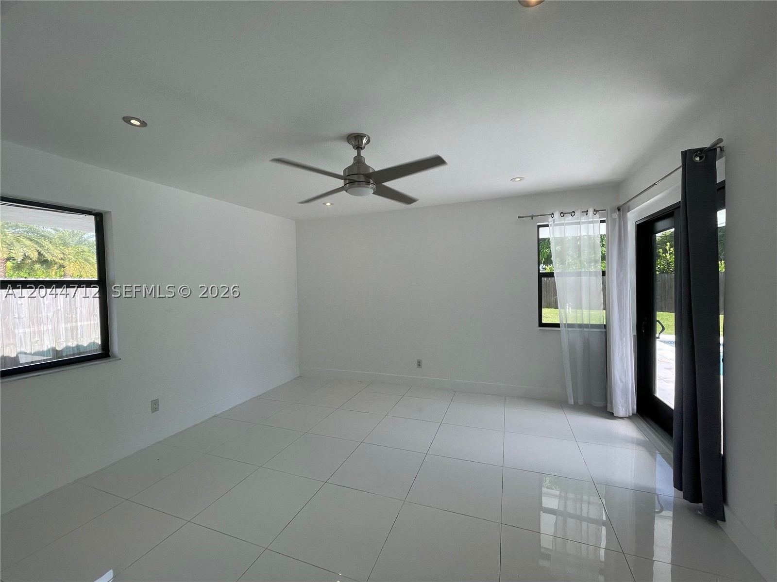 2115 Alamanda Dr, North Miami FL 33181