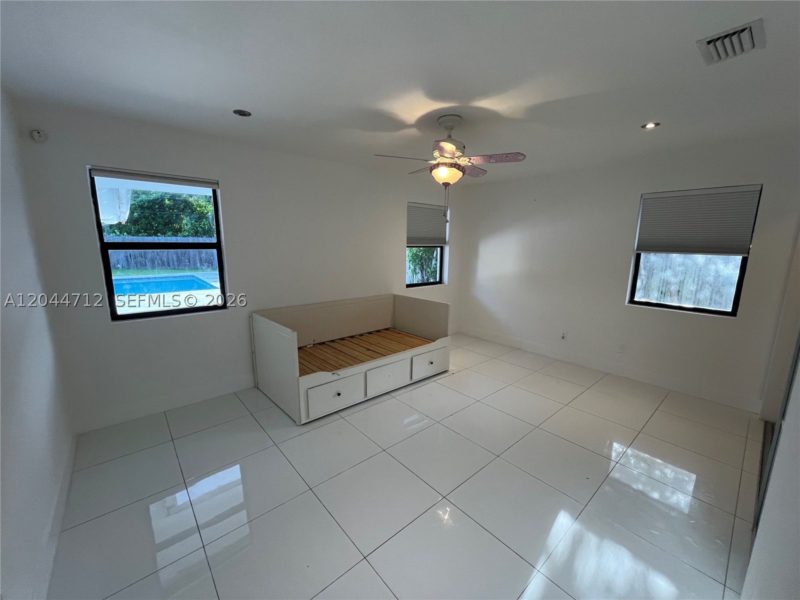 2115 Alamanda Dr, North Miami FL 33181