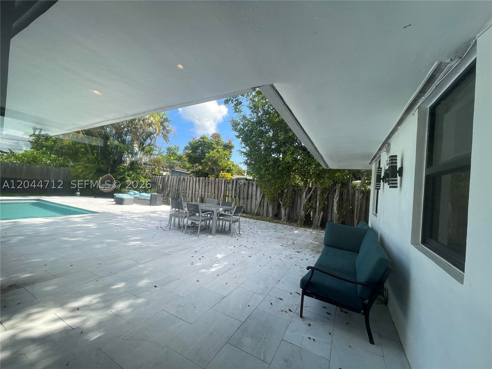 2115 Alamanda Dr, North Miami FL 33181
