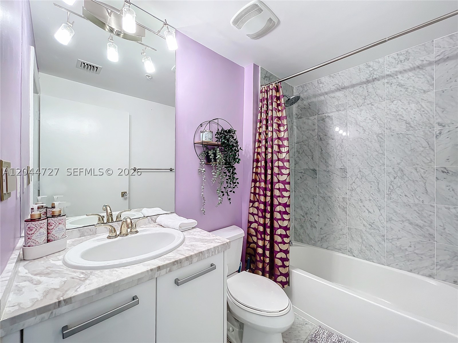 244 Biscayne Blvd #1108, Miami FL 33132