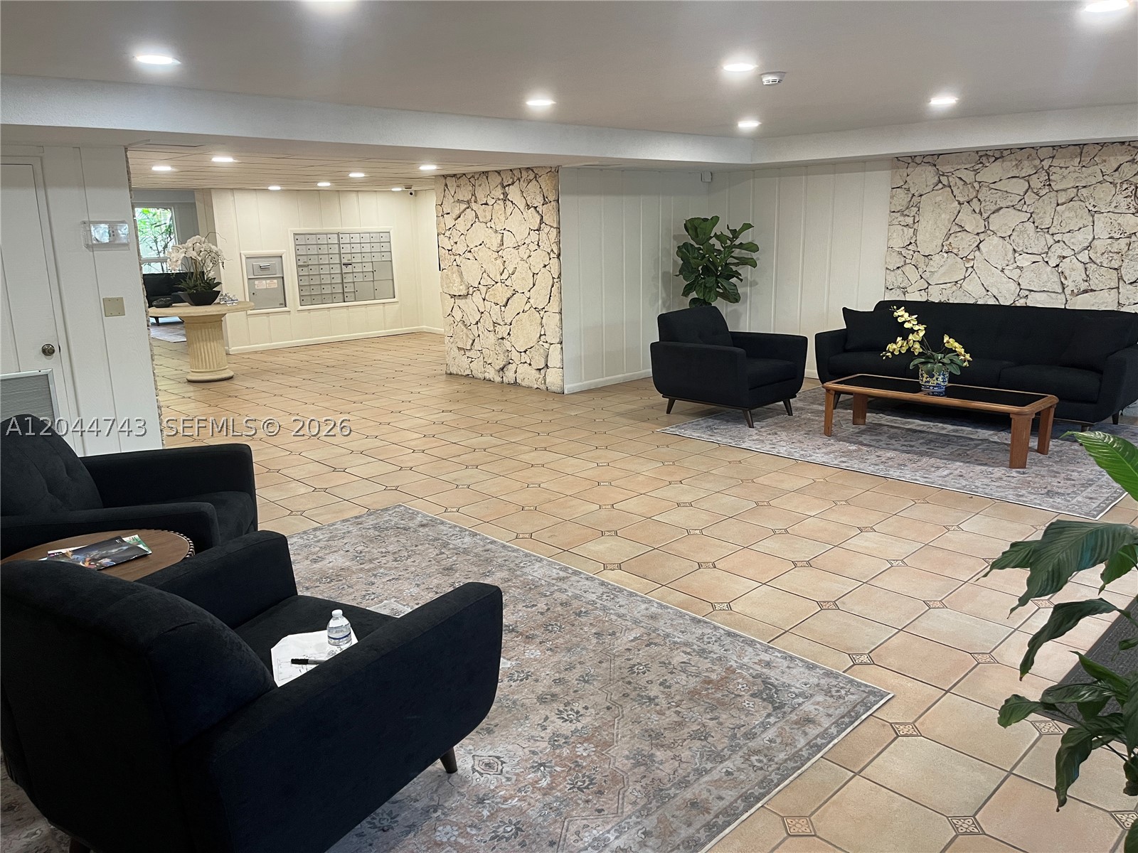 1205 Mariposa Ave #212, Coral Gables FL 33146
