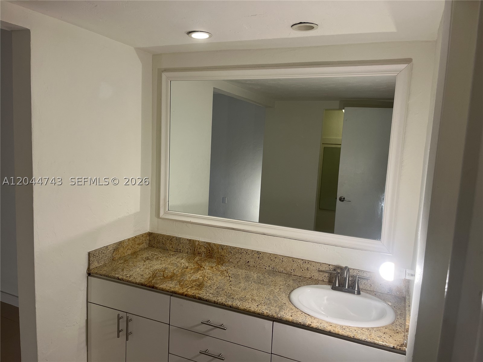 1205 Mariposa Ave #212, Coral Gables FL 33146