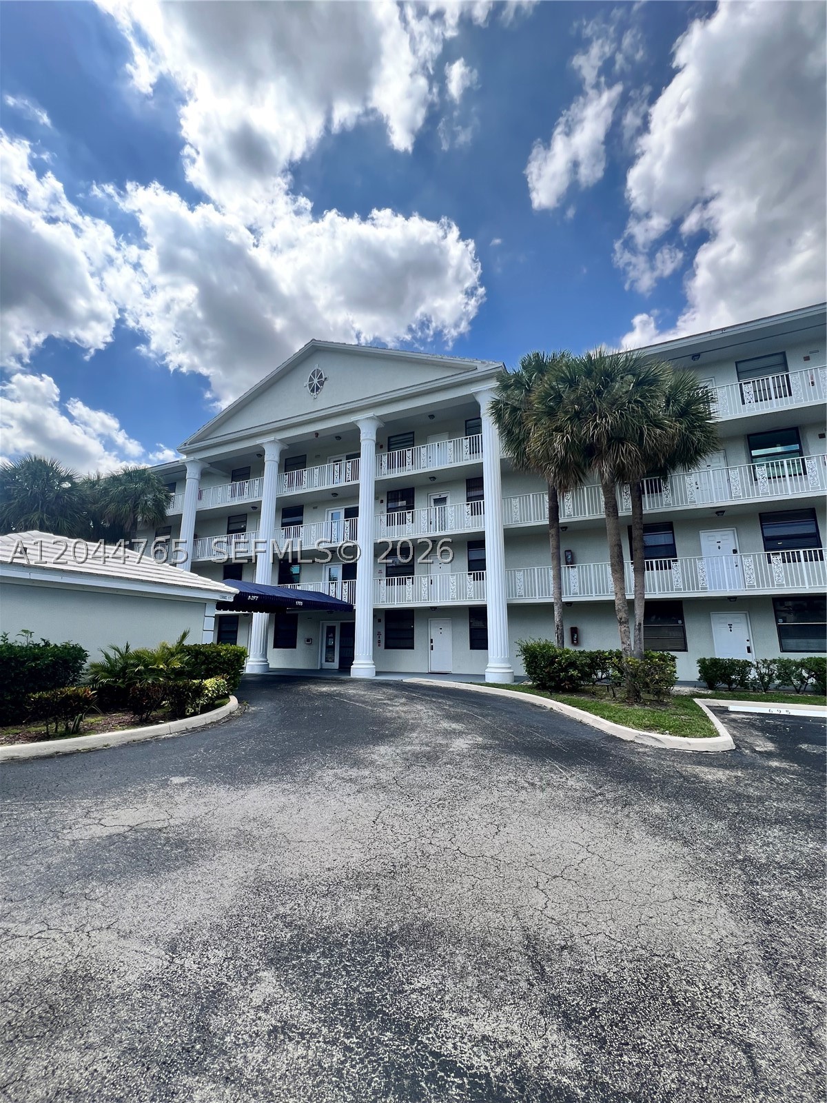 1705 Whitehall Dr #403, Davie FL 33324